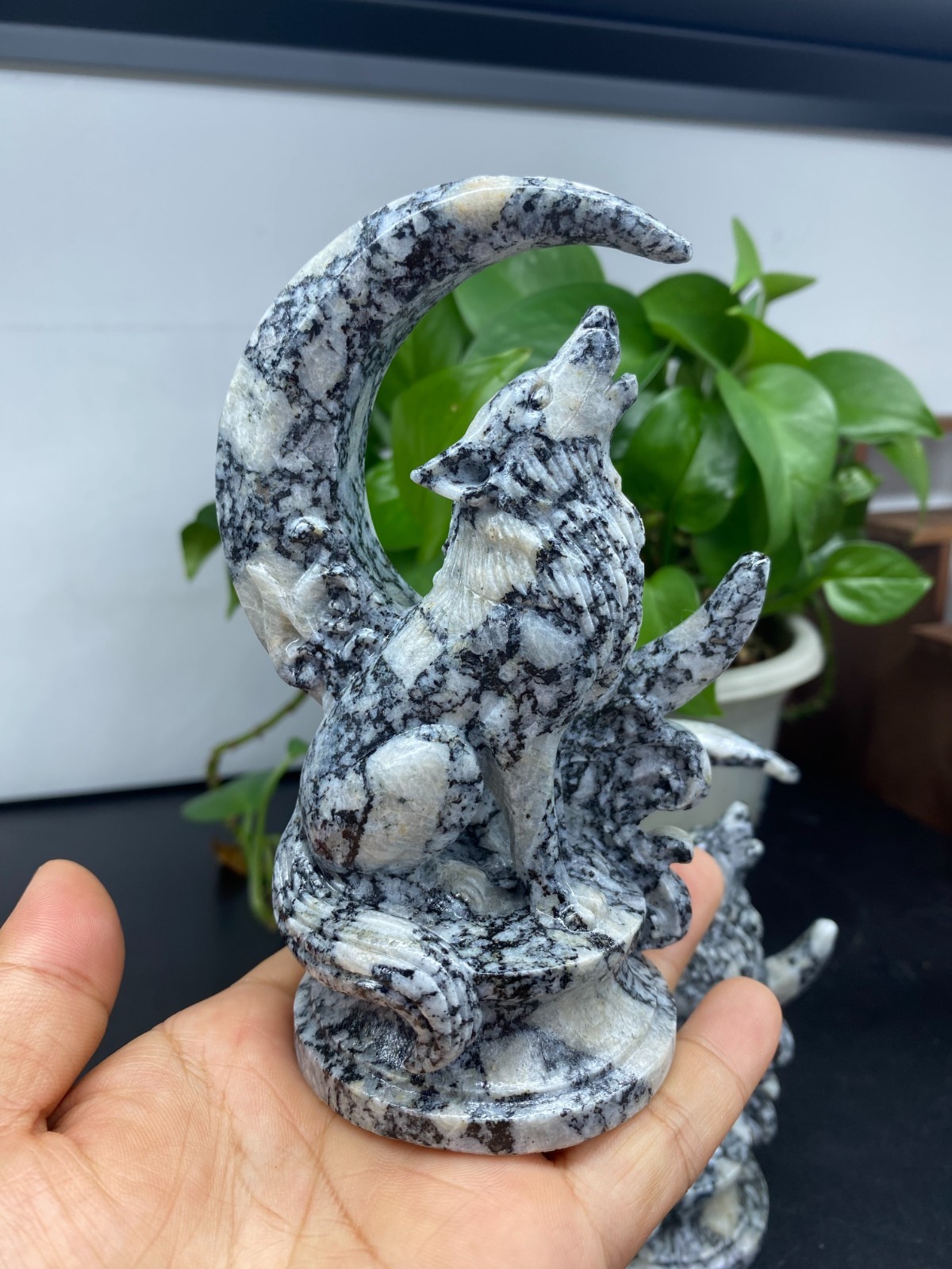 1pc Natural Tai Chi Flower Quartz Carved Wolf Skull Crystal Reiki healing gift