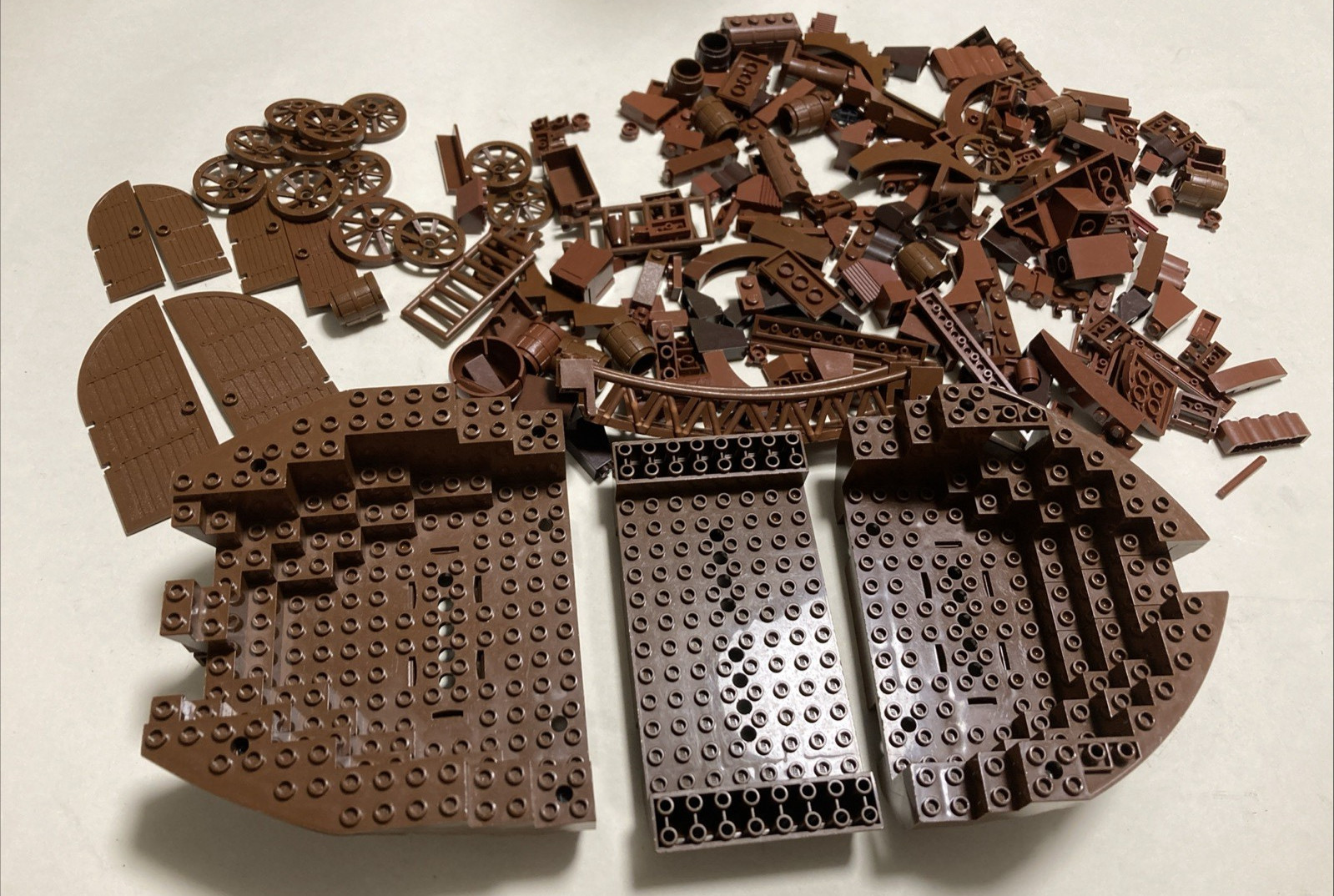 VTG LEGO 2560 2559 2557 Brown Boat Ship Hull Pirates Castle Doors Wheels