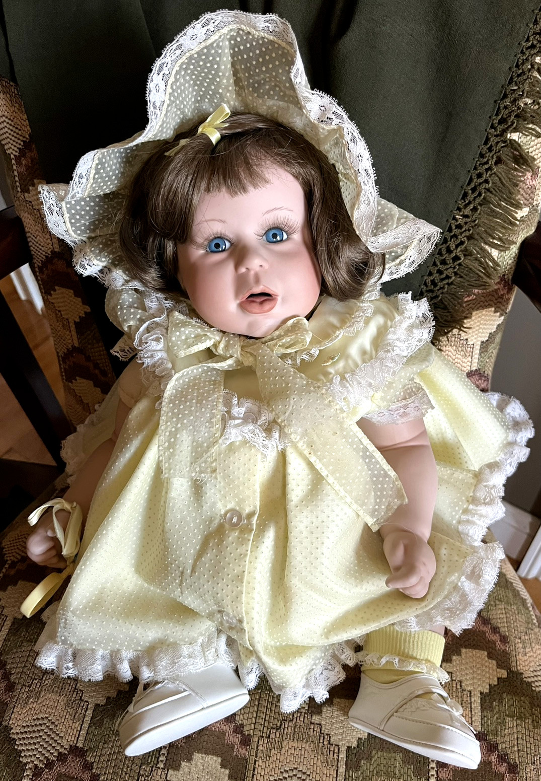 VTG 1987 Ceramic/Cloth DeHetre Punkin Baby Girl Doll Blue Eye Eyelash Brown Hair