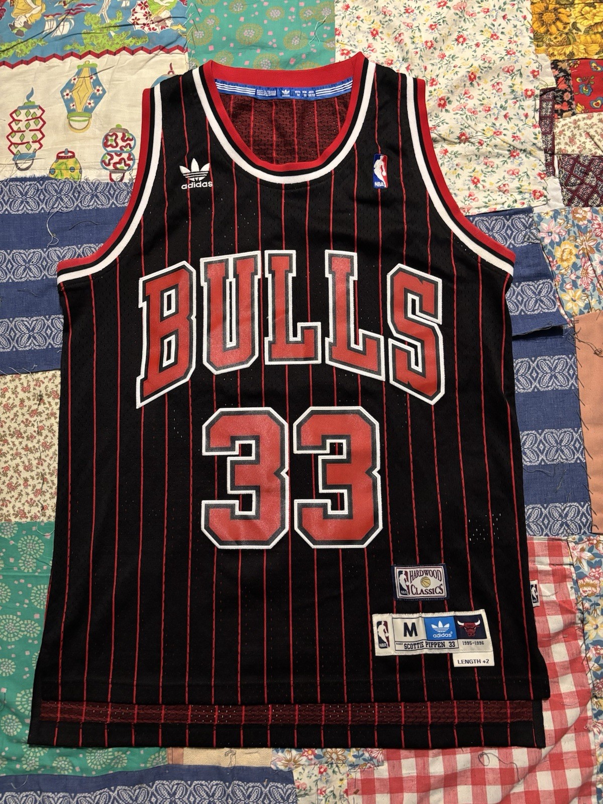 Vintage Adidas Chicago bulls pinstripe Scottie pipen basketball jersey