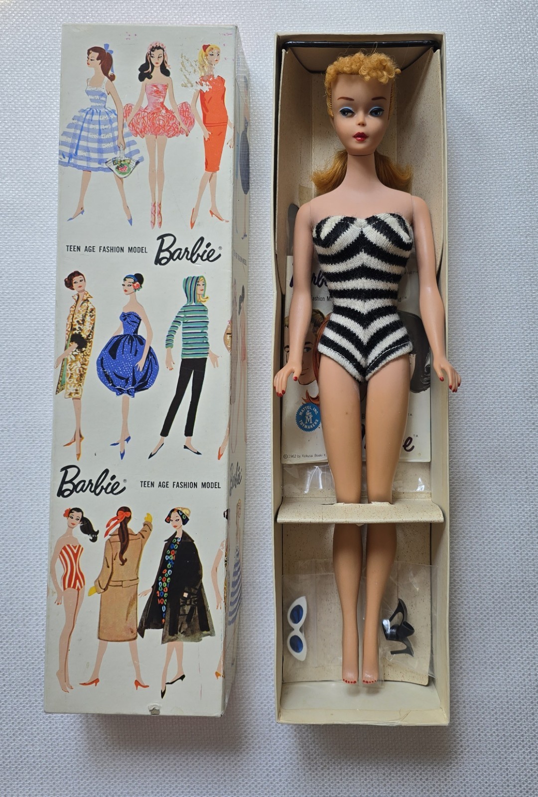 Vintage Barbie #4 Ponytail Blonde (1960) Blk Wire Stand \