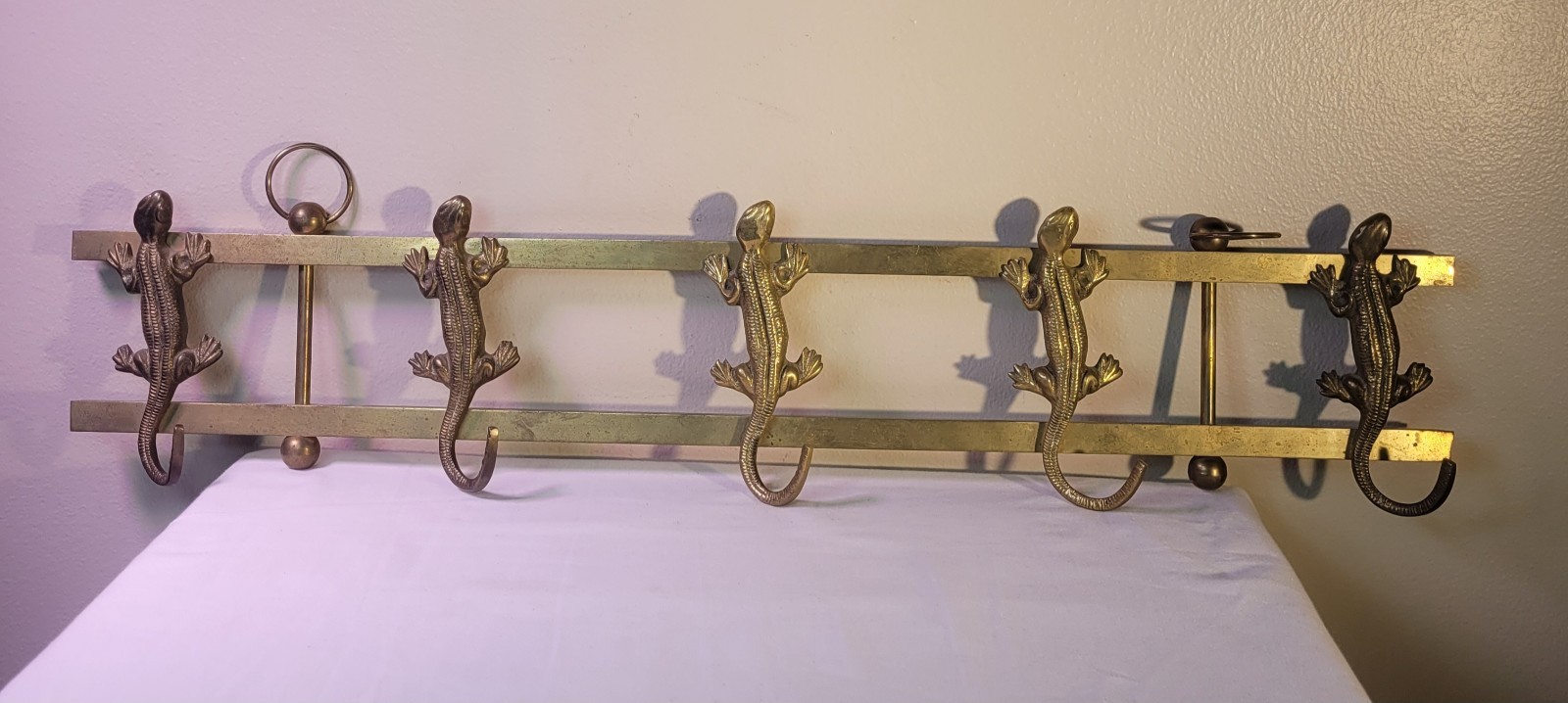 Vintage MCM Brass Lizard Gecko 5 Hooks Hanging Wall Decor