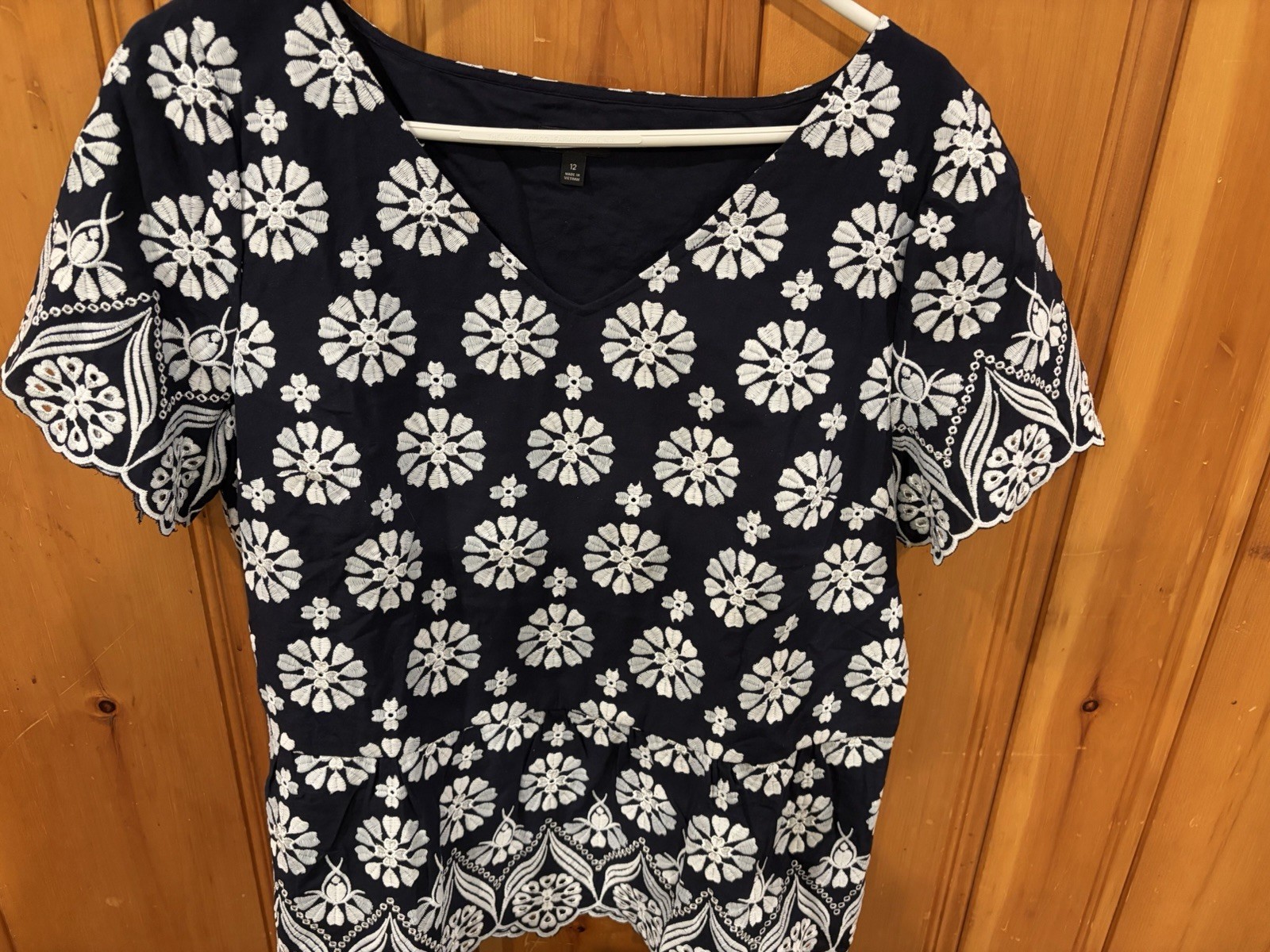 Talbots Women\'s Top Sz 12 Solid Black White Snowflake 100% Cotton Short Sleeve