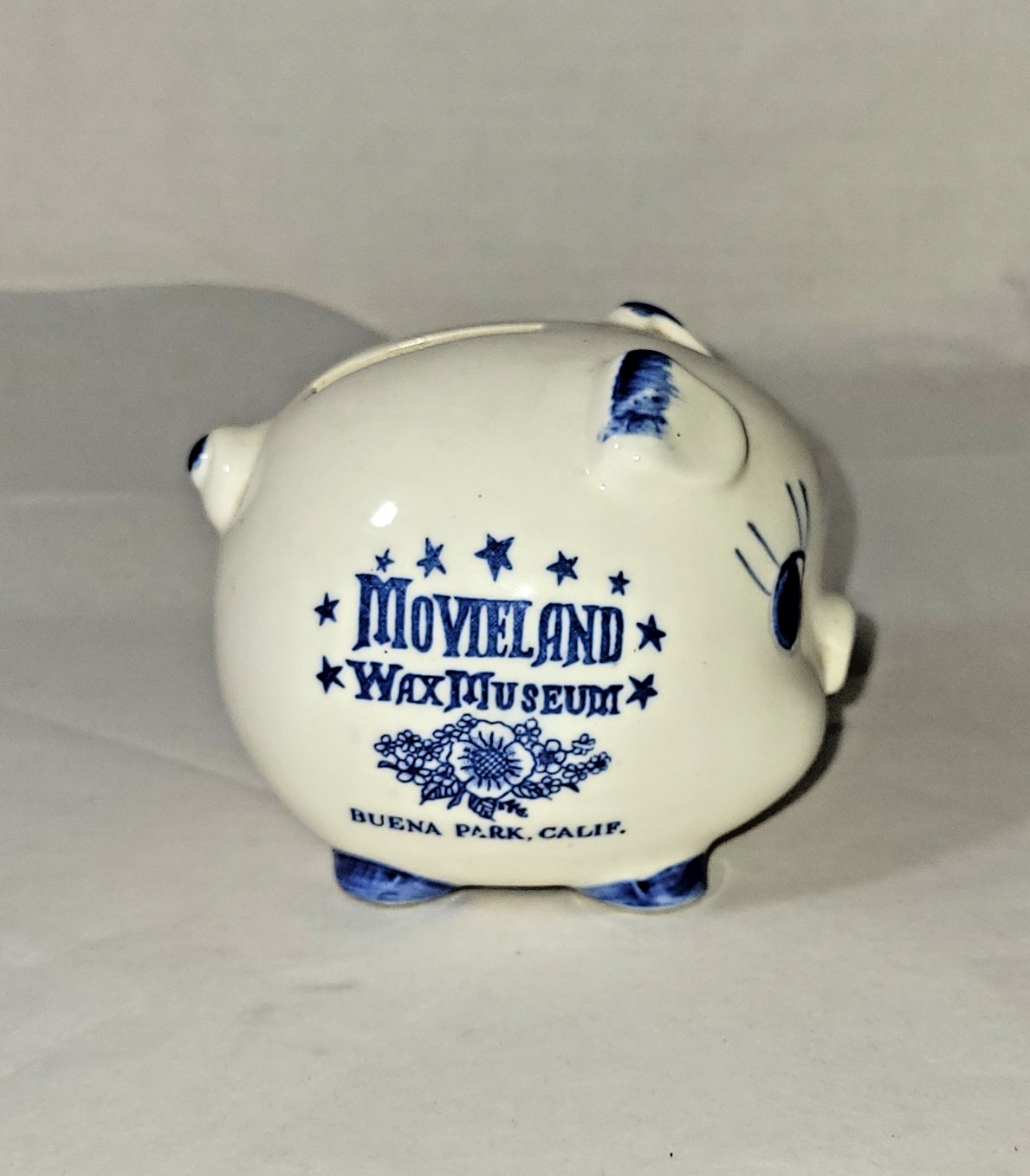 Rare 1976 Movieland Wax Museum Piggy Bank Buena Park California Souvenir – A06