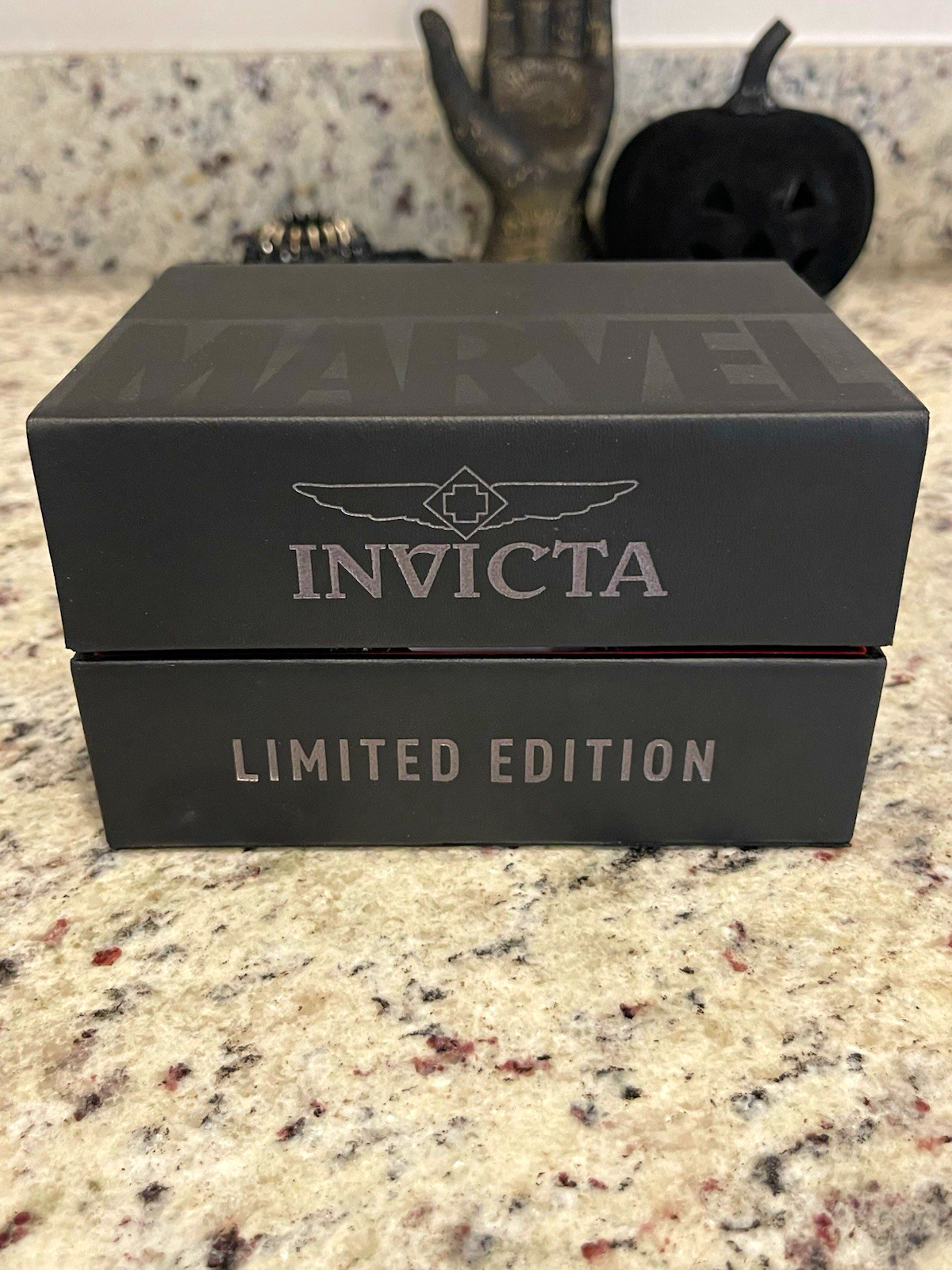 Invicta Marvel Limited Edition Chronograph Tachymeter Quartz 52mm+ Box Papers
