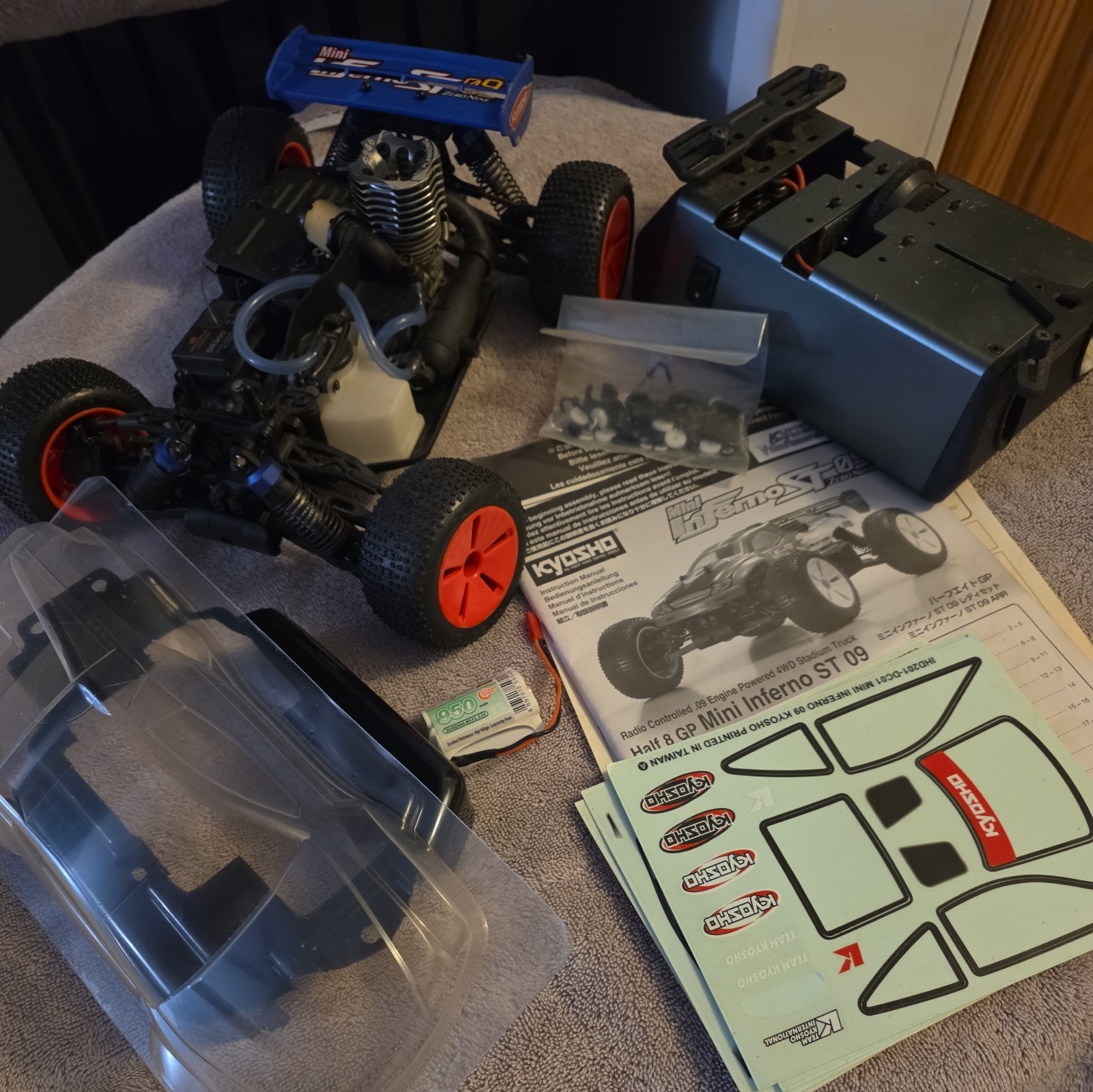 Kyosho Mini Inferno ST 09  1/16  Nitro 4wd Ton of Extras including Starter box 