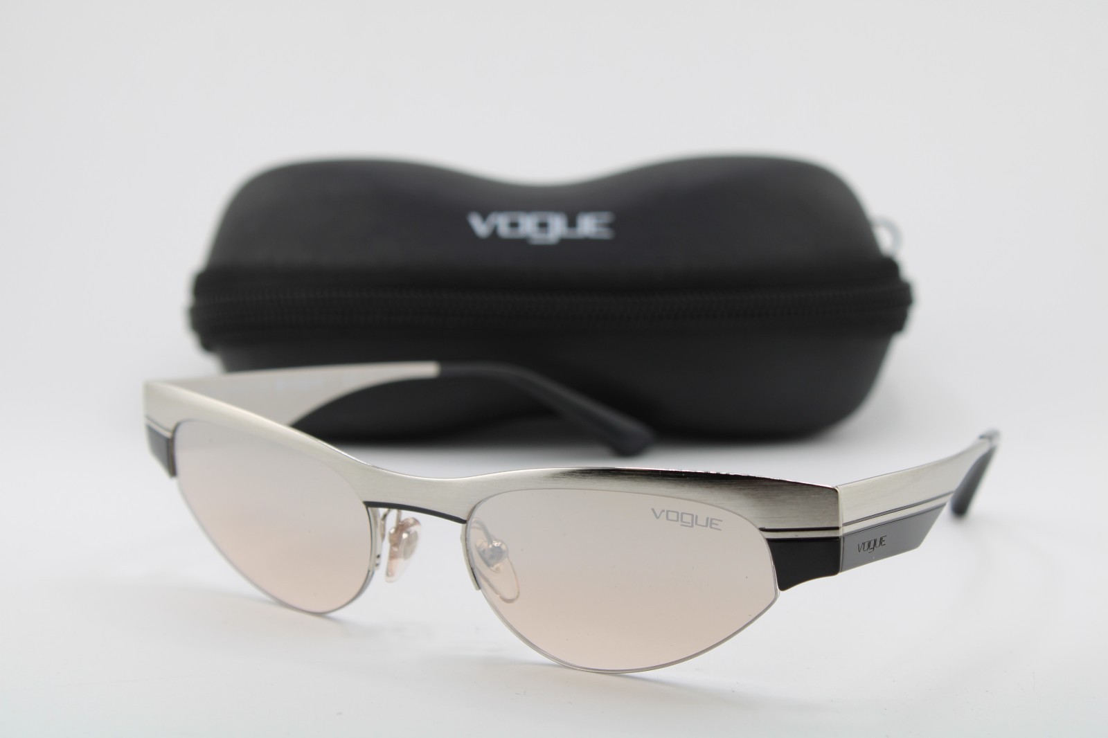 NEW VOGUE GIGI HADID VO 4105-S 323/8Z SILVER BLACK AUTHENTIC SUNGLASSES 51-19 NEW VOGUE GIGI HADID VO 4105-S 323/8Z SILVER BLACK AUTHENTIC SUNGLASSES 51-19