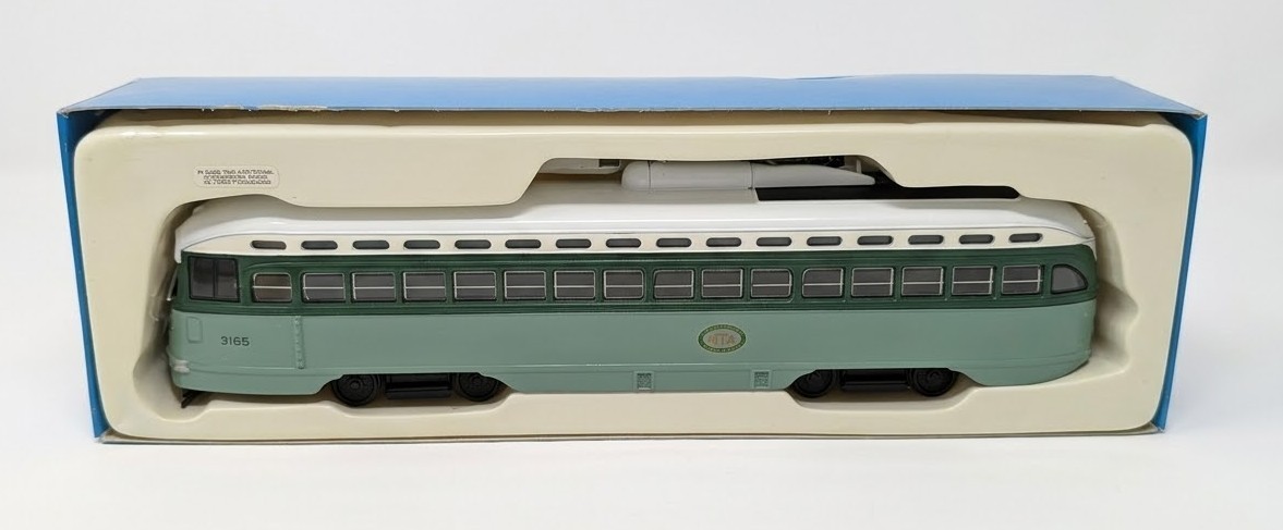 Corgi Classics Los Angeles MTA PCC Streetcar 1:50 O Gauge Analog MPN 55007 Corgi Classics Los Angeles MTA PCC Streetcar 1:50 O Gauge Analog MPN 55007
