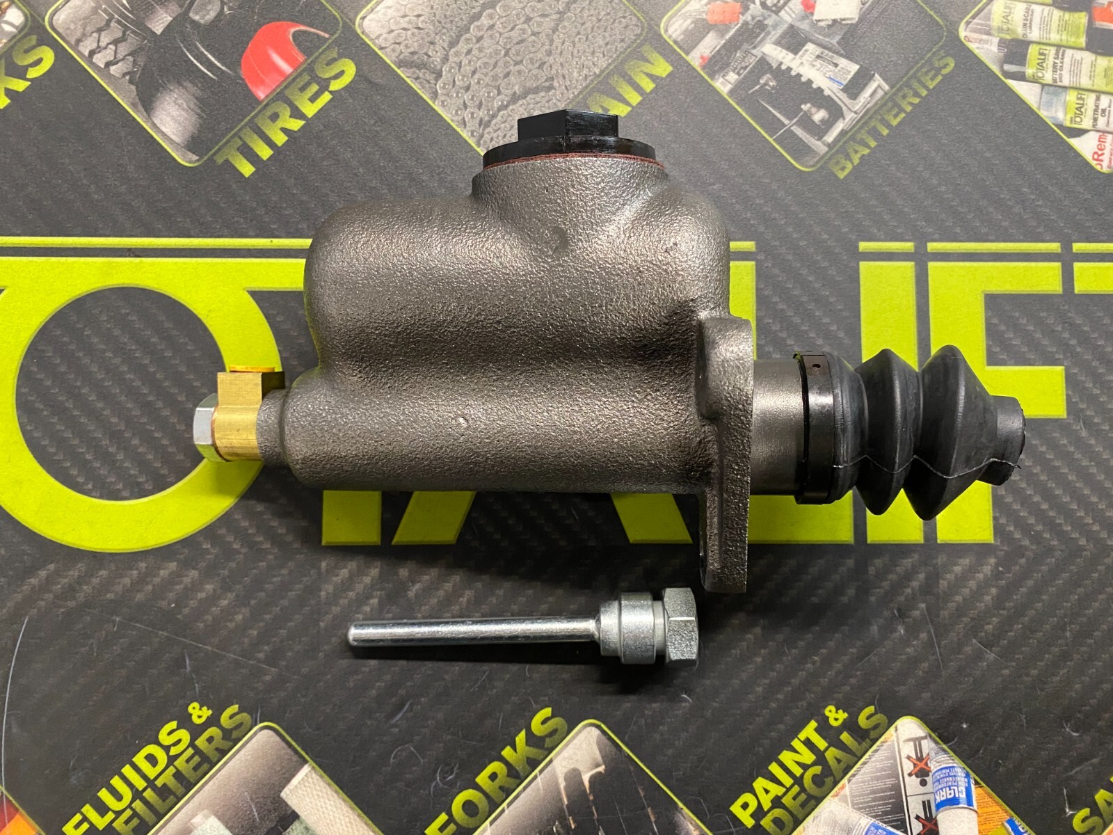 CLARK Forklift Brake/Inching Master Cylinder #899499 Key #23.150/#23.800 C500 CLARK Forklift Brake/Inching Master Cylinder #899499 Key #23.150/#23.800 C500