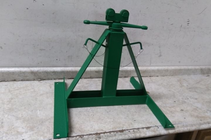 Greenlee 683 22 to 54 In H 2500 Lb Load Capacity Telescoping Reel Stand