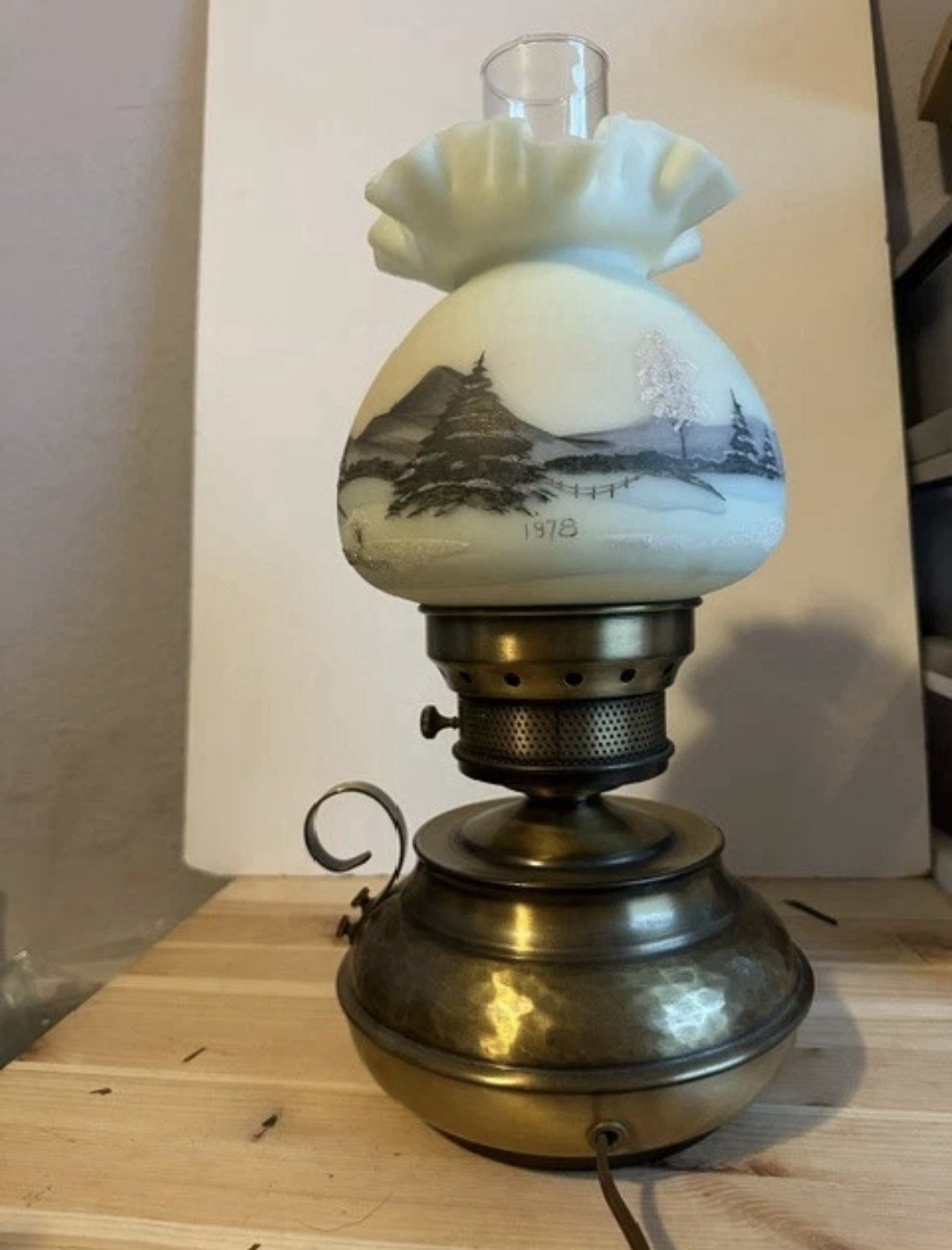 VTG - E. Thomas -Fenton Art Glass 