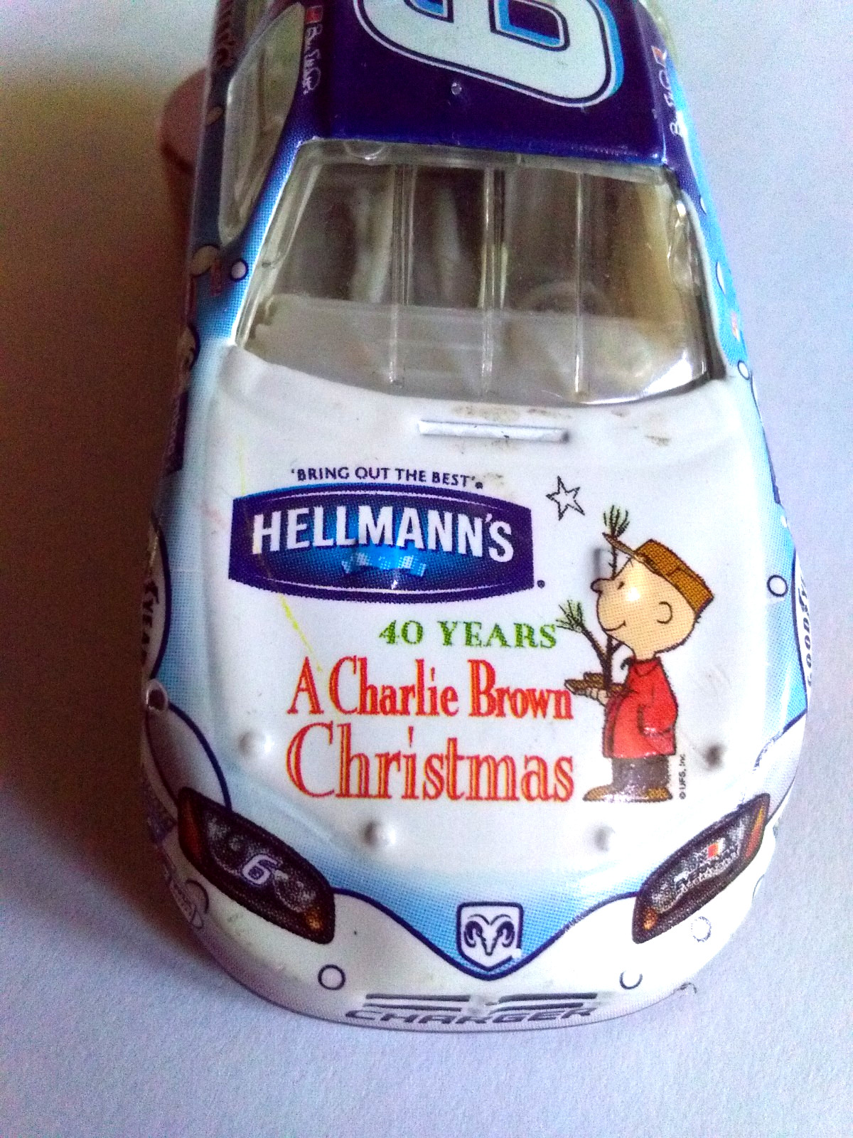 BILL ELLIOT #6 HELLMAN\'S CHARLIE BROWN CHRISTMAS NASCAR 1:64 DIECAST 2005 ACTION