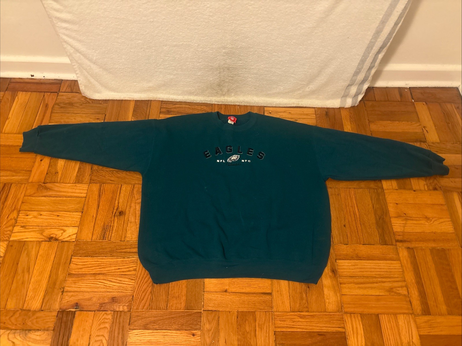 Vintage Philadelphia Eagles NFL Embroidered Green Crewneck Sweatshirt 2XL