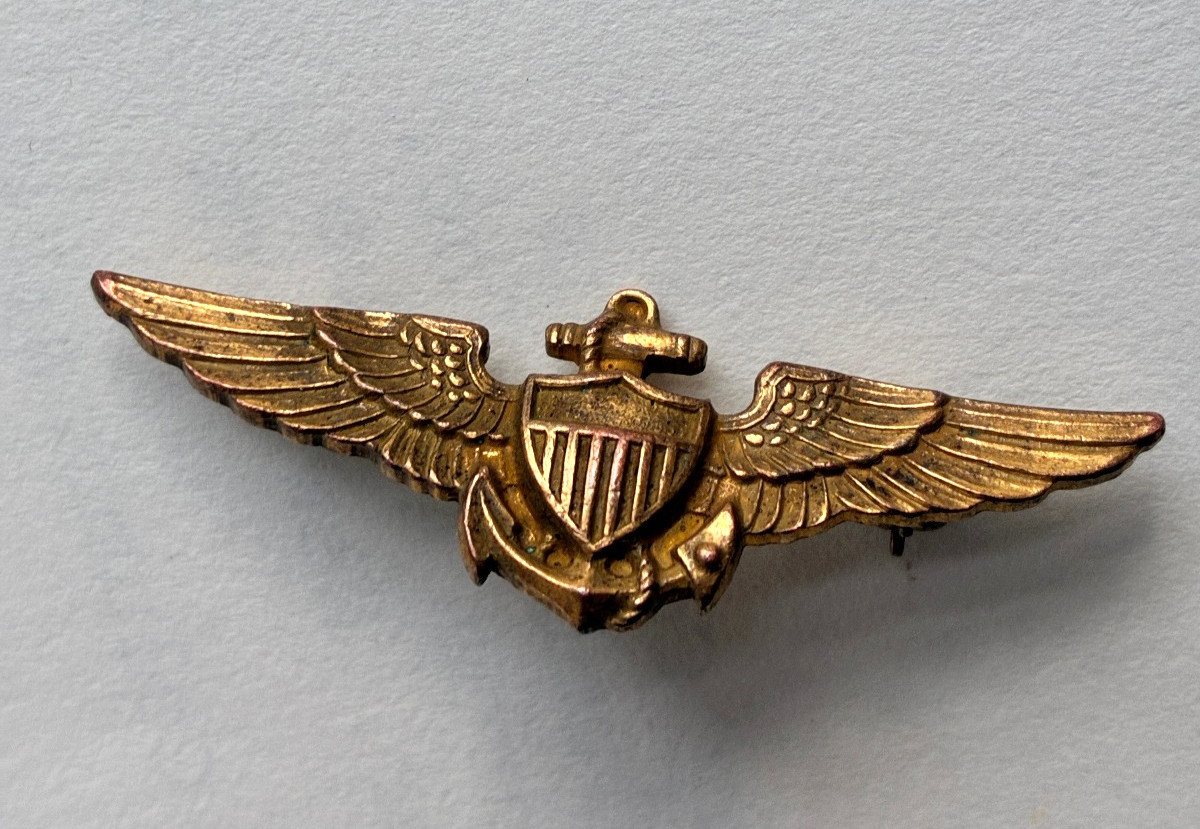 Authentic WWII U.S. Navy Aviator Wings pin,10kt gold over sterling, approx. 1.5\