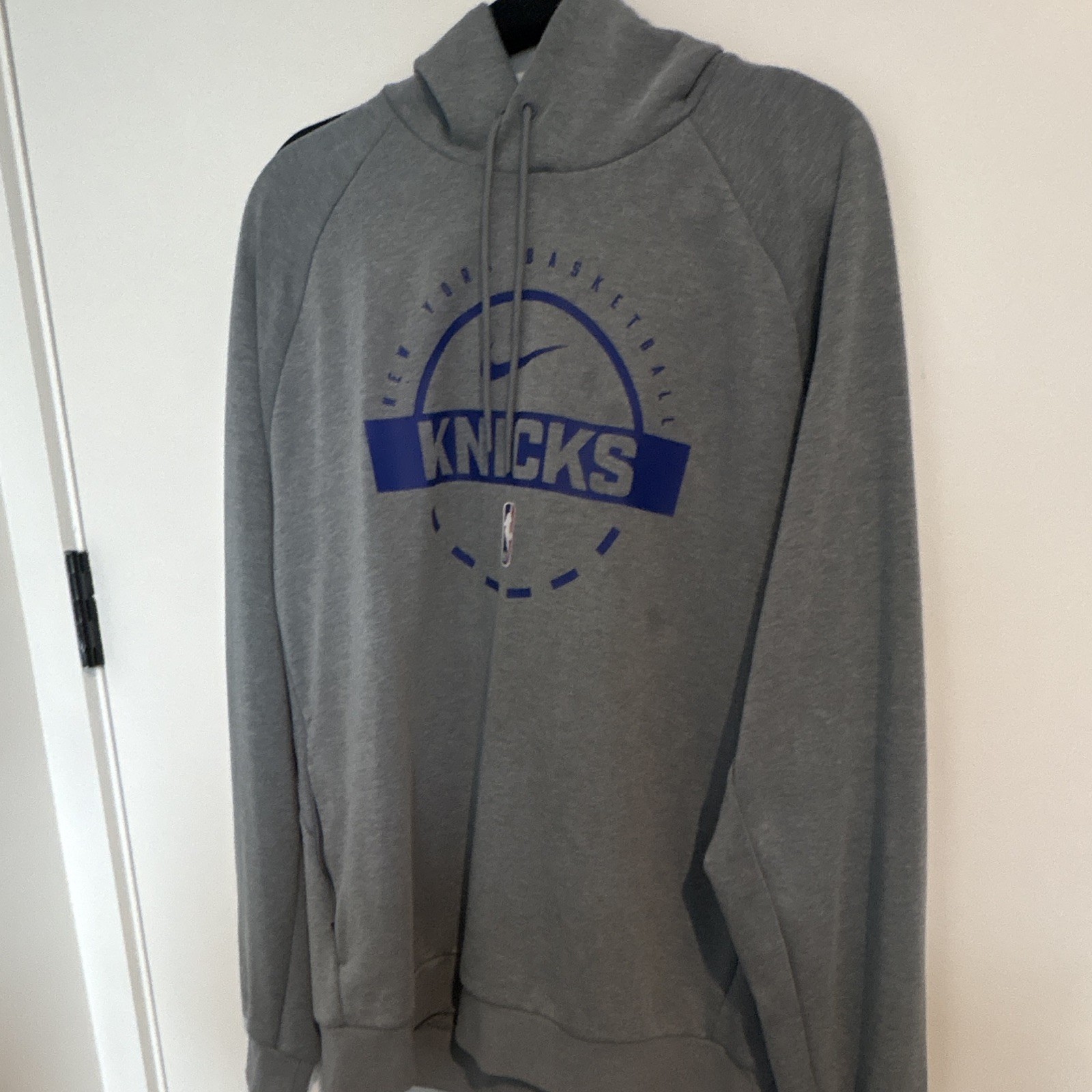 Nike New York Knicks NBA Basketball Gray/Blue Hoodie Sweatshirt Nike New York Knicks NBA Basketball Gray/Blue Hoodie Sweatshirt