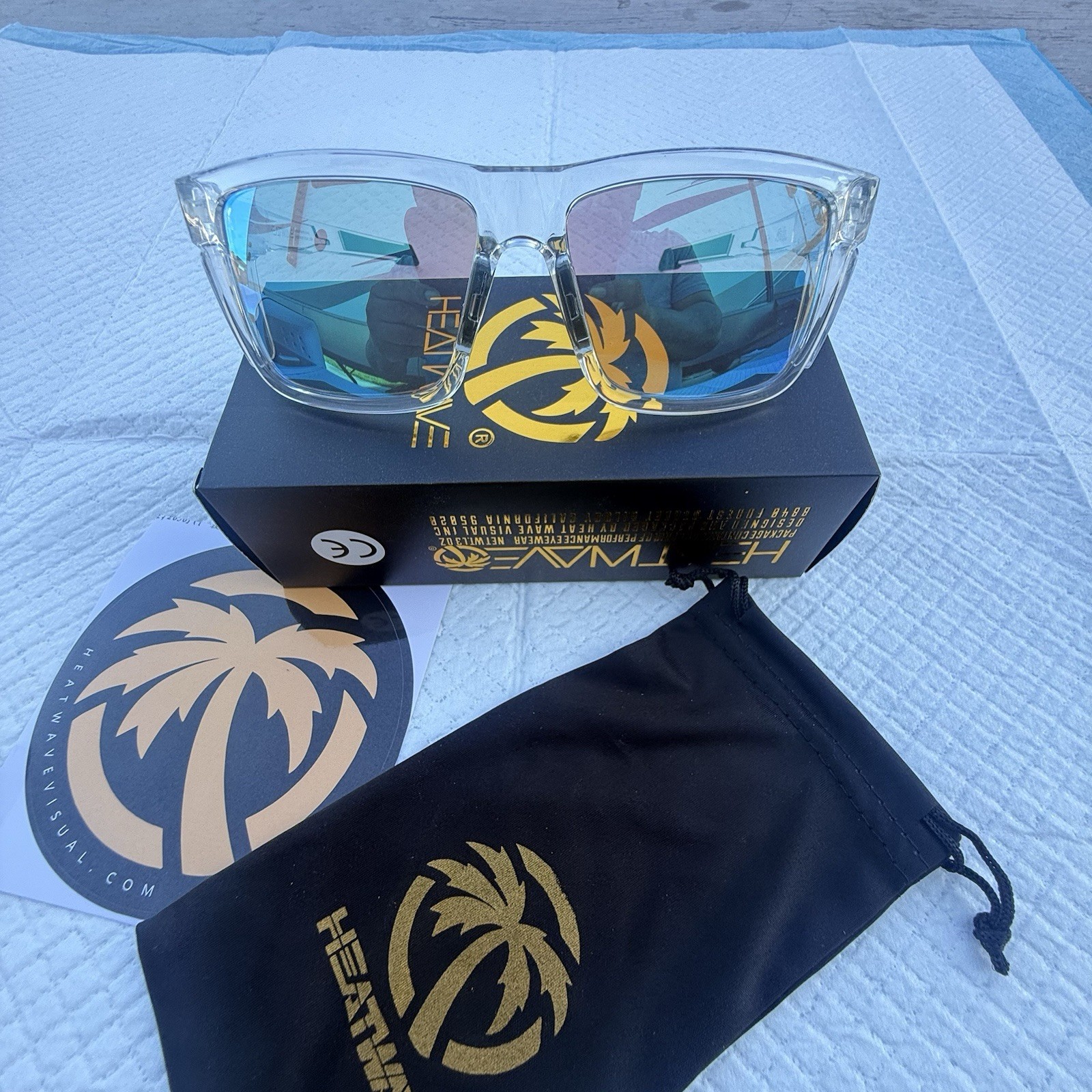 Heatwave z87+v613 Photochromic 50/50 Safety Glasses with blue frame Heatwave z87+v613 Photochromic 50/50 Safety Glasses with blue frame