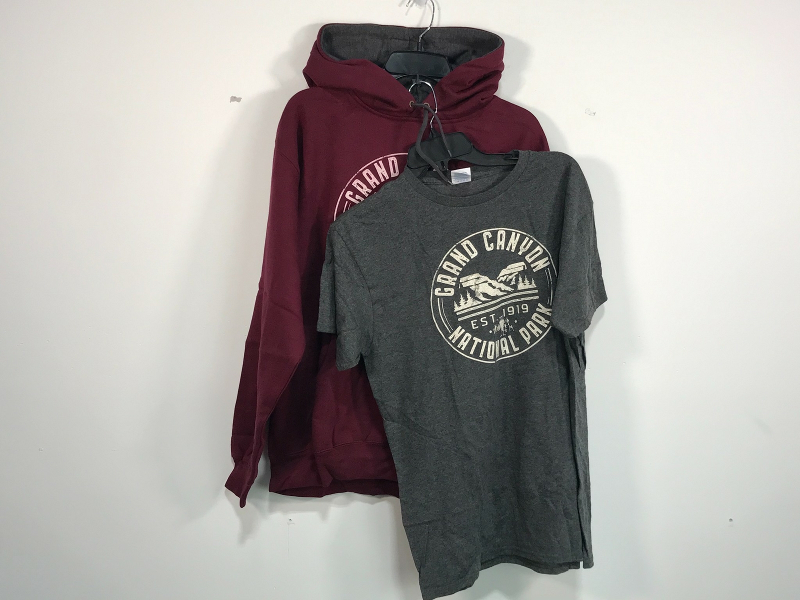 Prairie Mountain Grand Canyon Hoodie & T-Shirt -Size Medium- Maroon/Gray Men\'s