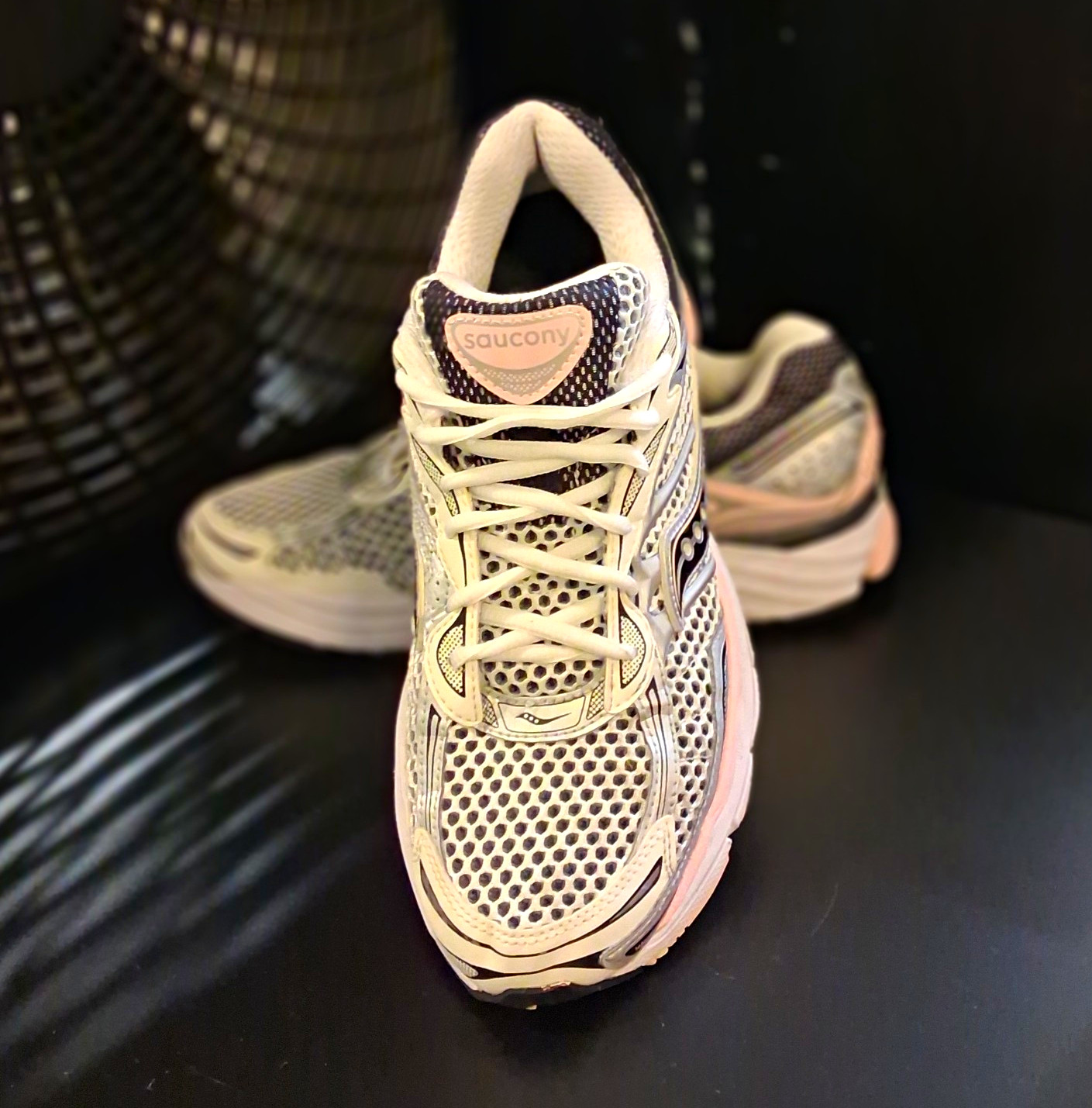 Saucony ProGrid Omni 9 Silver Pink Unisex Size US 8.5