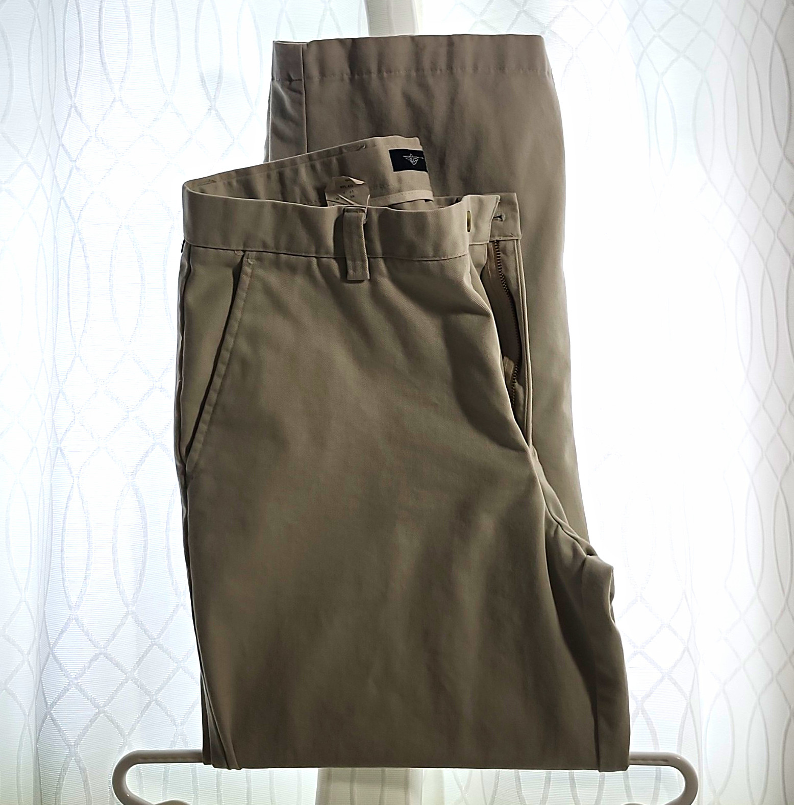 Dockers Basic Twill Khaki Pants 34W Beige Cotton Flat Front Straight Leg