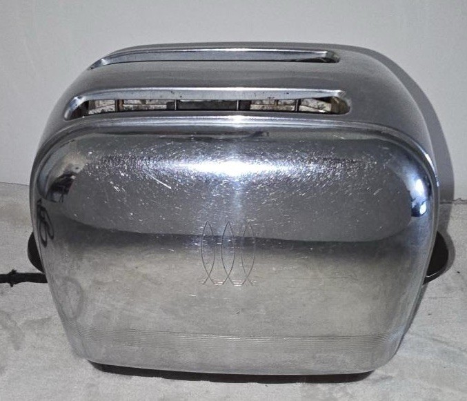 Vintage  Toastmaster Automatic 2 Slice Pop Up Toaster Chrome Bakelite 1B12