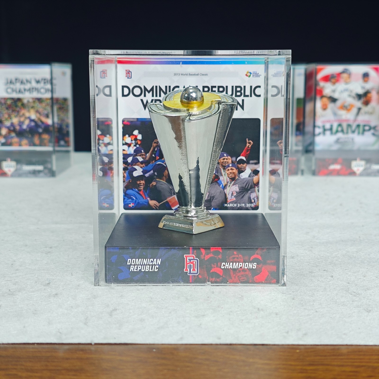 2013 Dominican Republic World Baseball Classic Champions Metal 8CM Trophy W/Case