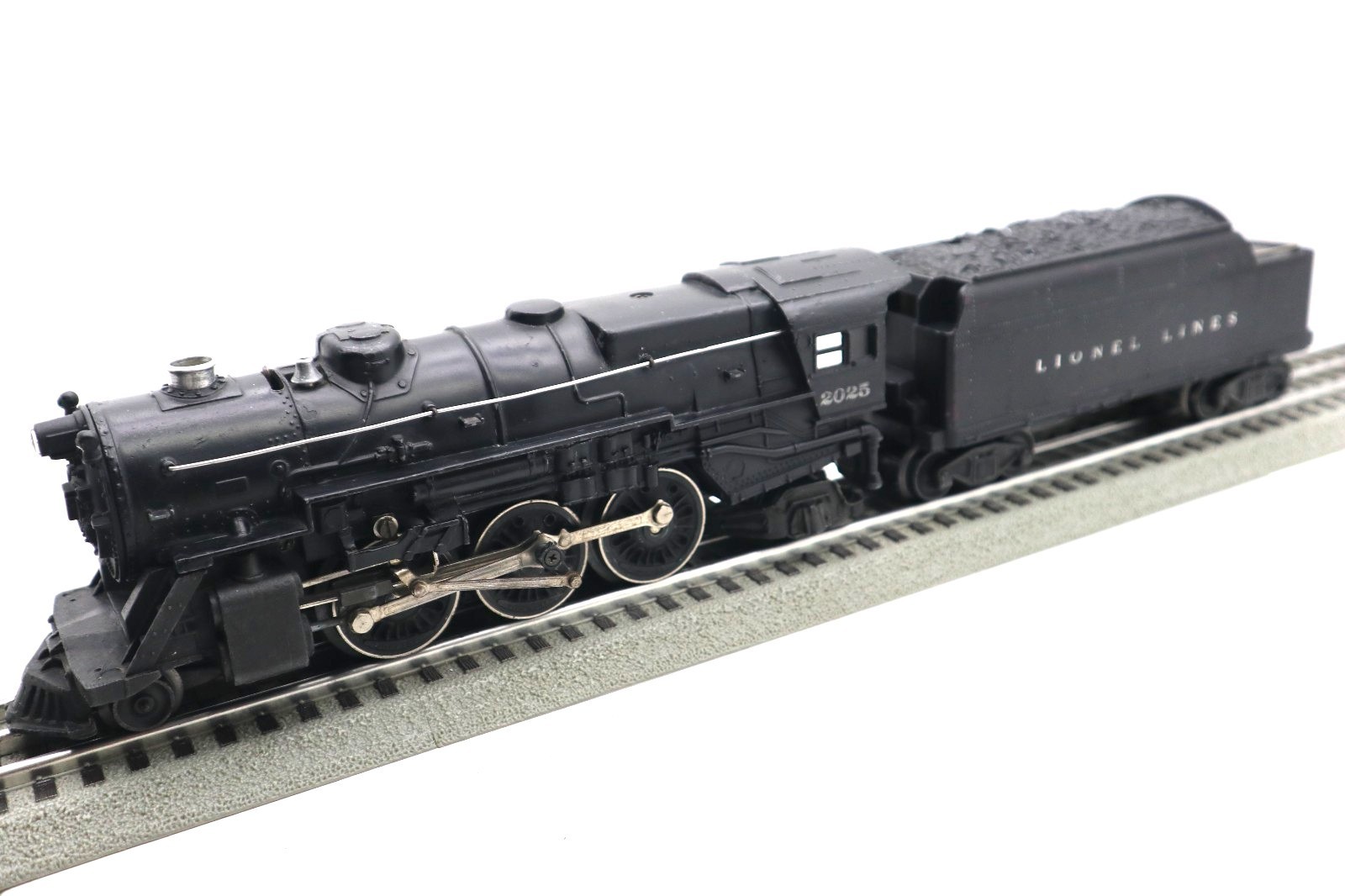 Lionel PW, O, 2025, 2-6-2 Steam Locomotive #2025 & Whistle Tender 6466WX, C-7 EX