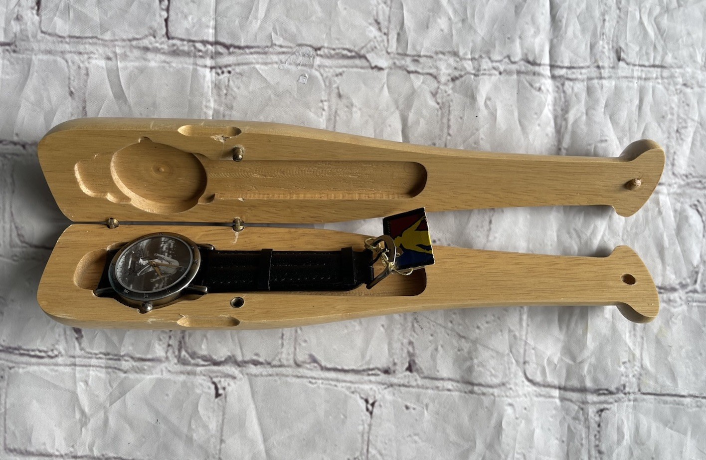 1994 Waltham Watch - Babe Ruth 100th Anniversary - With Original Tags & Bat Case 1994 Waltham Watch - Babe Ruth 100th Anniversary - With Original Tags & Bat Case