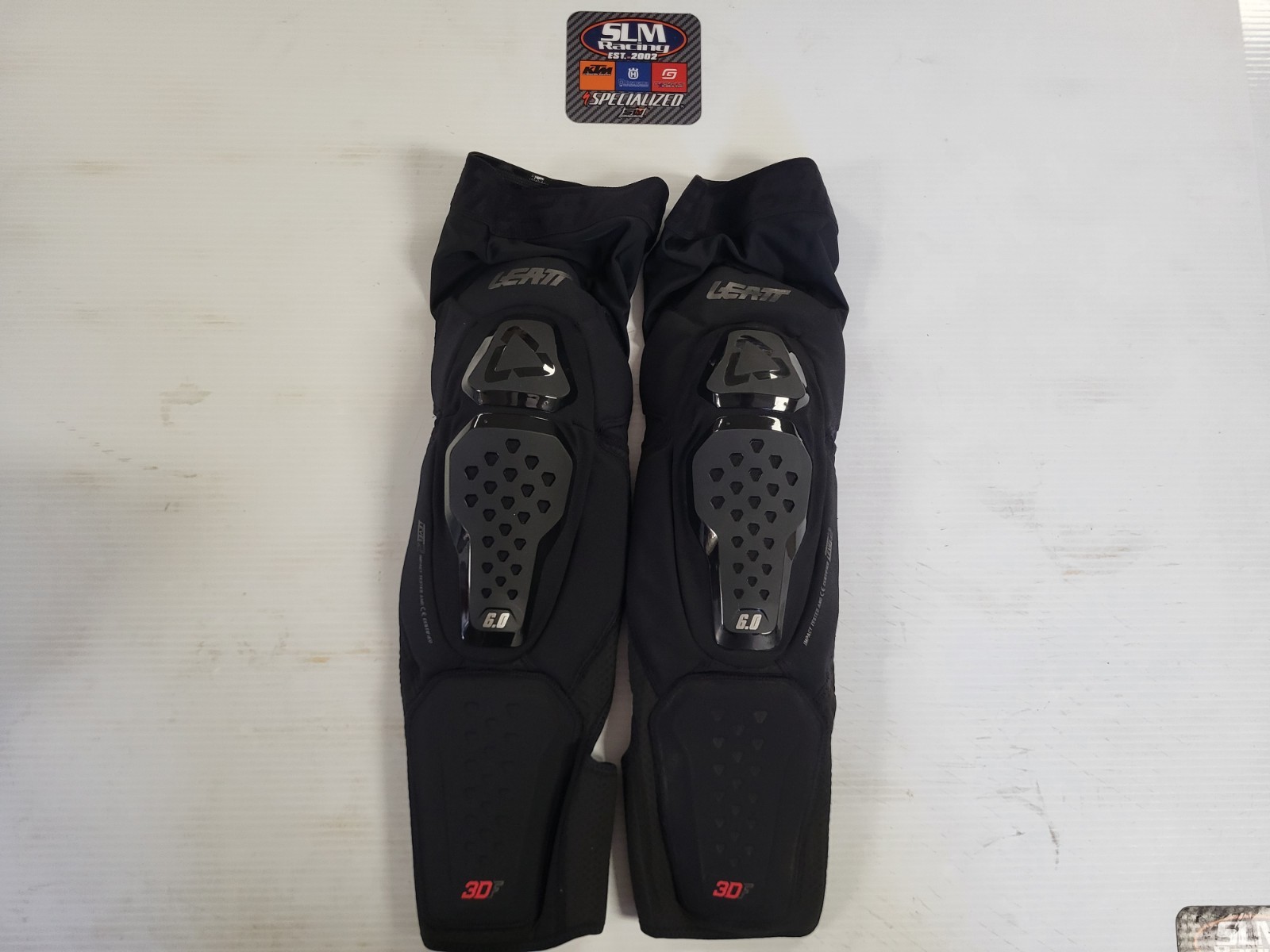 Open Box Leatt Knee Guard 6.0 Evo EXT #Large Black #5026011062 Open Box Leatt Knee Guard 6.0 Evo EXT #Large Black #5026011062