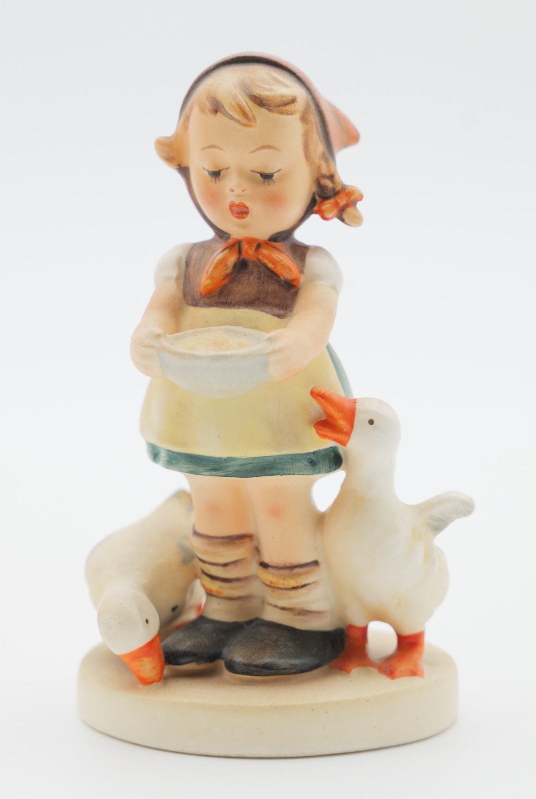 Goebel Hummel 197 2/0 Be Patient Figurine Girl Feeding Ducks 4.5\