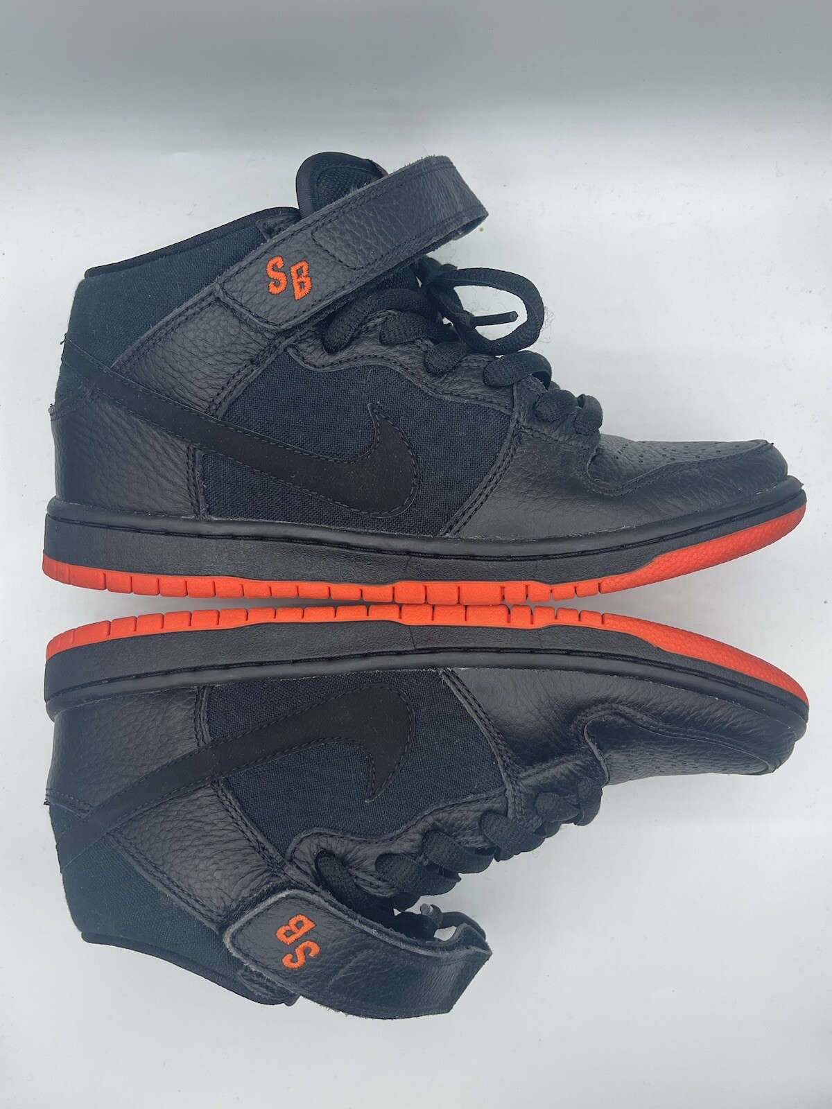 Nike Dunk Pro SB Mid Halloween Size 7.5 Rare Pumpkin Jack-O’-Lantern  Nike Dunk Pro SB Mid Halloween Size 7.5 Rare Pumpkin Jack-O’-Lantern 