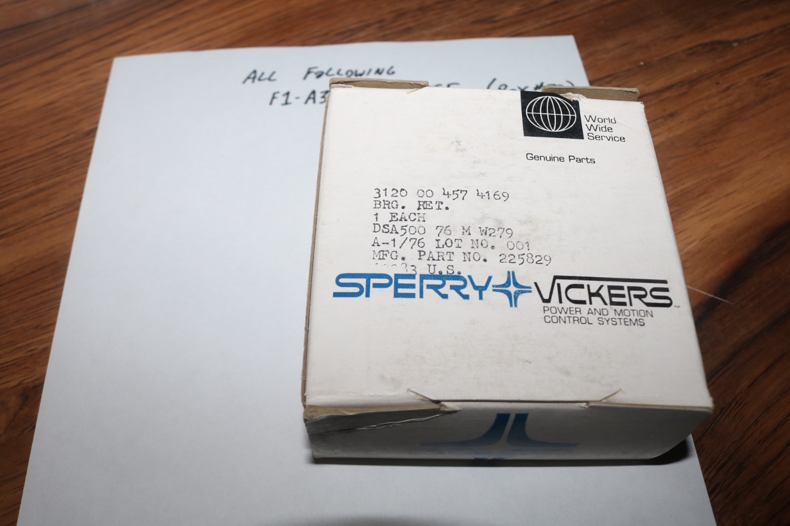 NOS Vickers hydraulic pump bearing retainer PN 225829 3120-00-457-4169