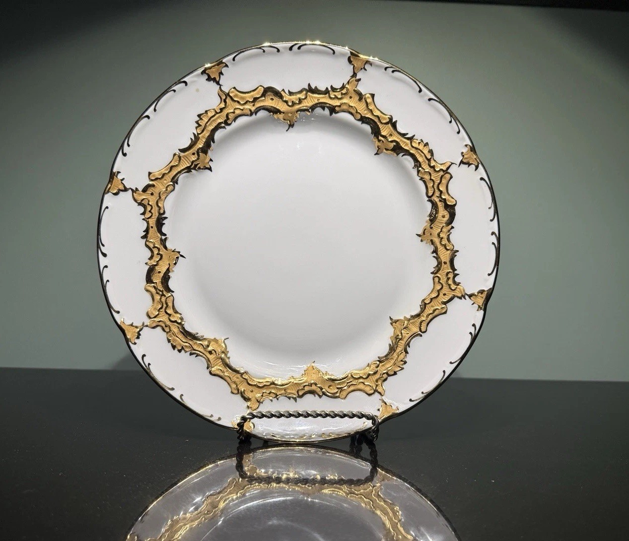 Antique Meissen B-Form 999979 Salad Plate 7 7/8” Raised Gilt Gold PRISTINE Rare