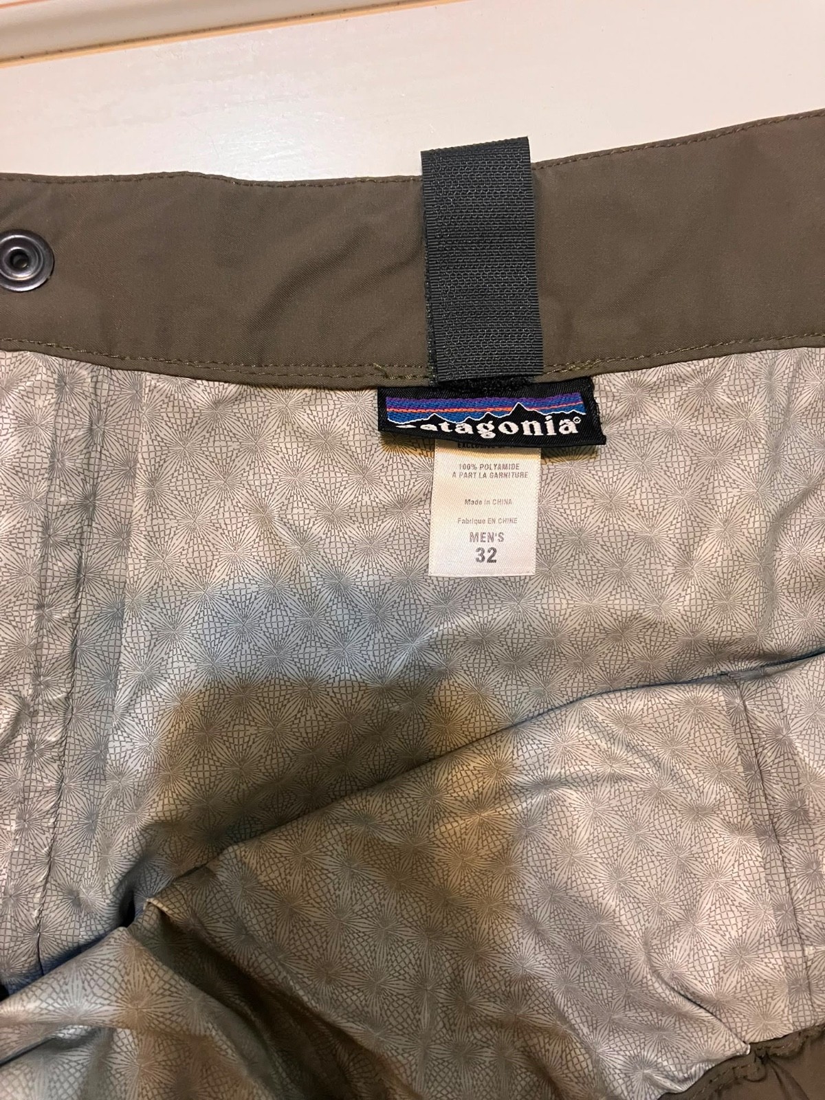 Patagonia Mens 32 Gore Tex waterproff Rain wind shell Pants side Zip 
