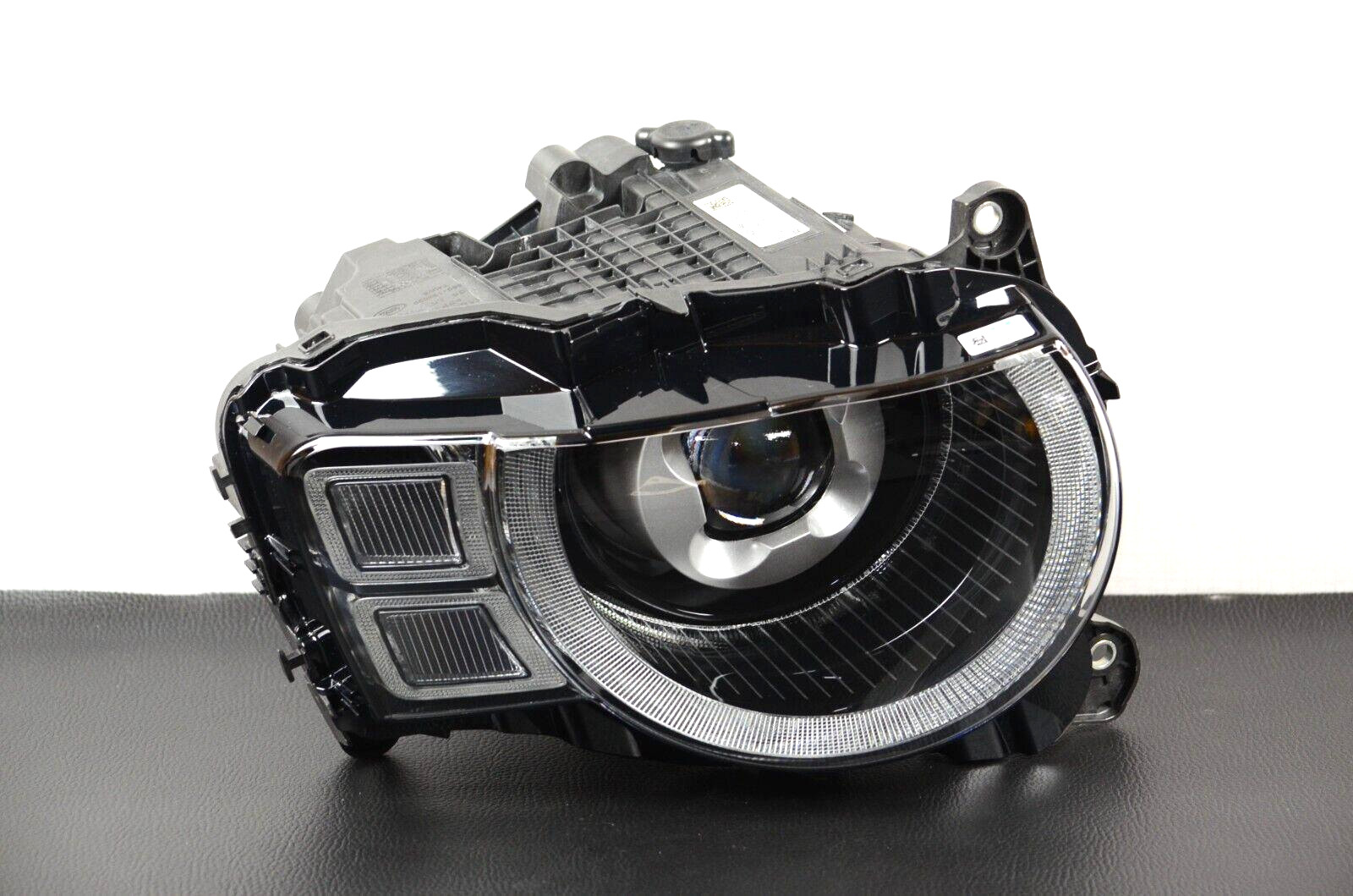Perfect Genuine 20-26 Land Rover Defender Premium LED Headlight Right RH OEM Perfect Genuine 20-26 Land Rover Defender Premium LED Headlight Right RH OEM