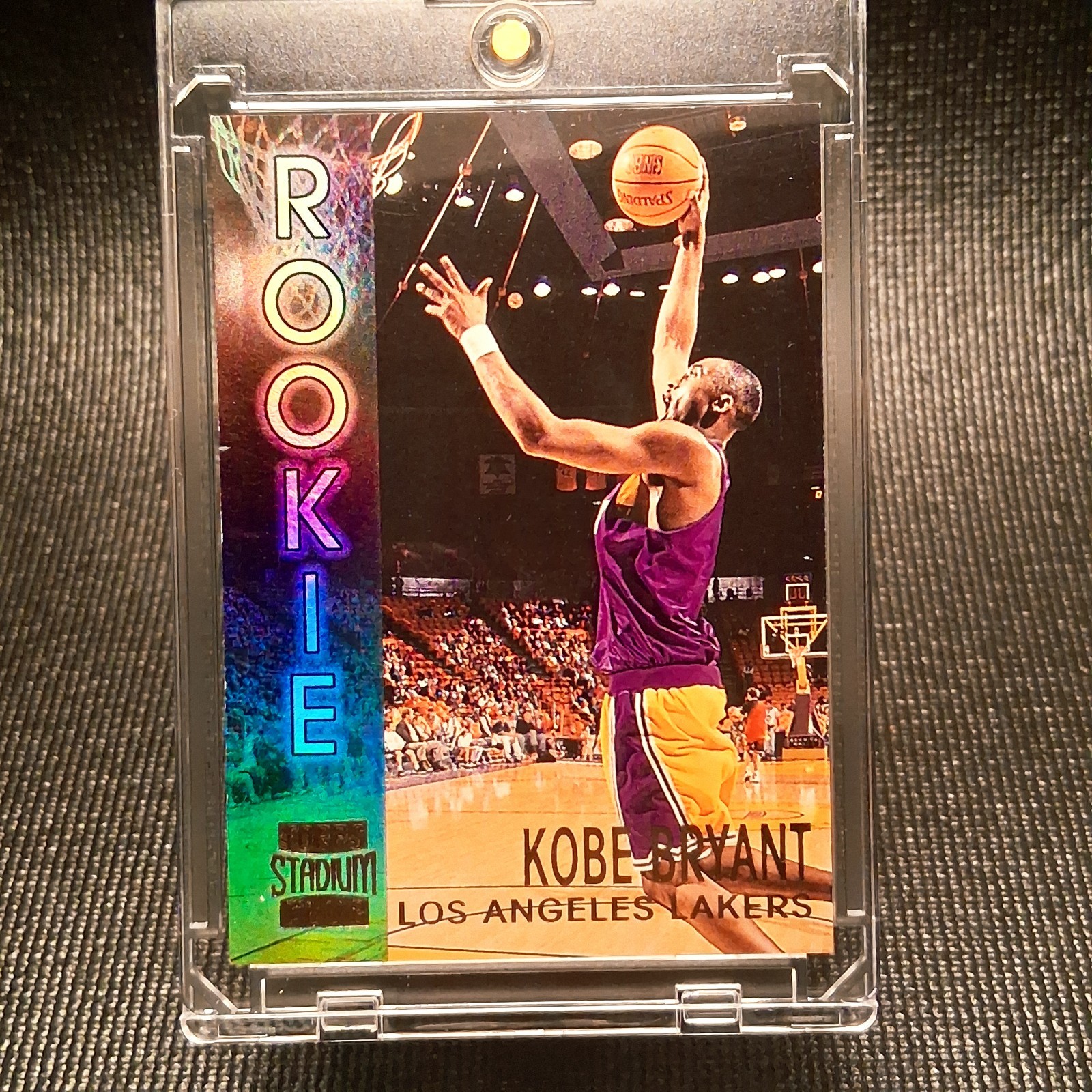 1996-97 Topps Stadium Club - Rookies Series 2 Kobe Bryant #R9 (RC) HOLOCOLOR🏀🐍