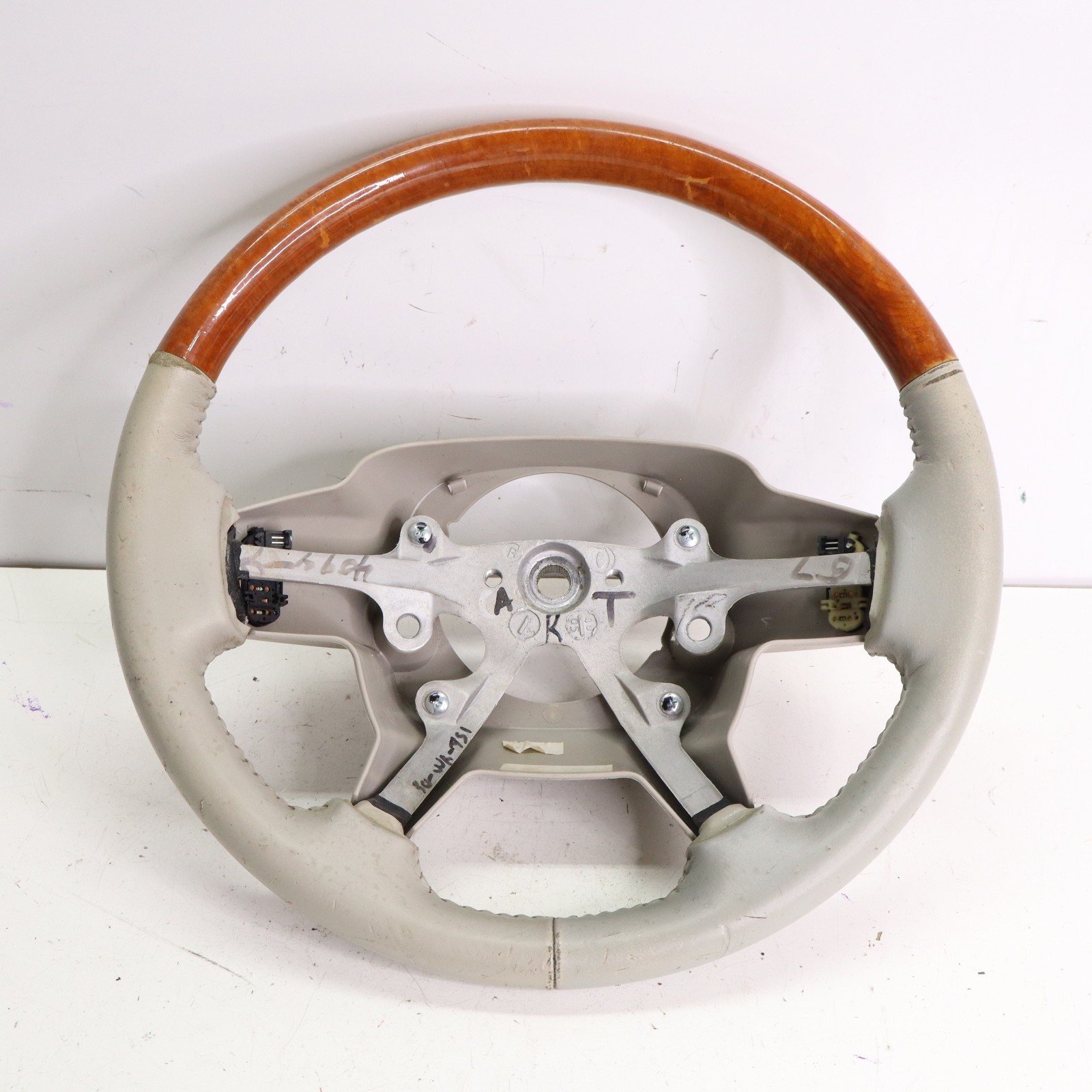2005 - 2007 JEEP GRAND CHEROKEE WHEEL LEATHER With Controls