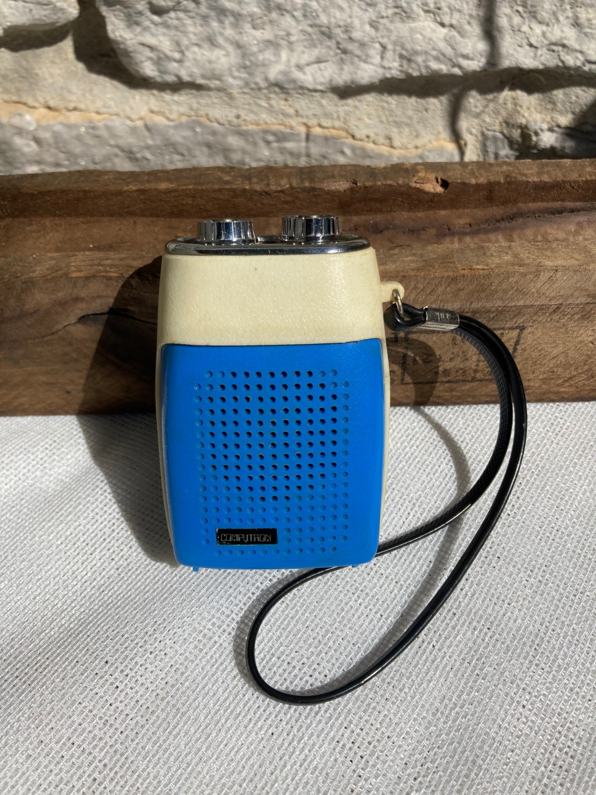 Computron Electric Shaver Style Vintage AM Radio - Still Picks Up Stations-Used Computron Electric Shaver Style Vintage AM Radio - Still Picks Up Stations-Used