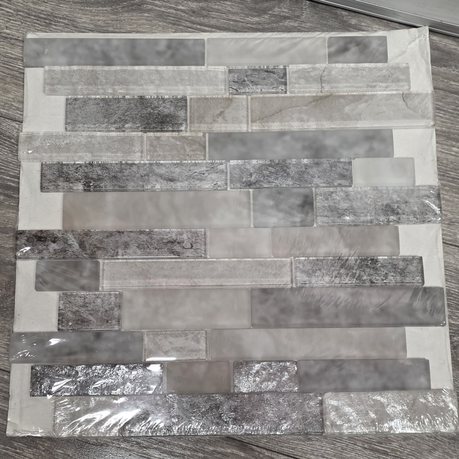 MSI- Savoy Interlocking Pattern 8mm Glass Mosaic Wall Tiles, 12x12