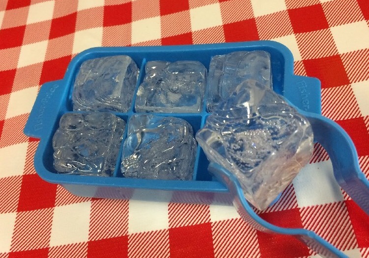 VTG Fisher Price Play Fake Display Food Ice Tray + 6 Acrylic Ice Cubes + Tongs VTG Fisher Price Play Fake Display Food Ice Tray + 6 Acrylic Ice Cubes + Tongs