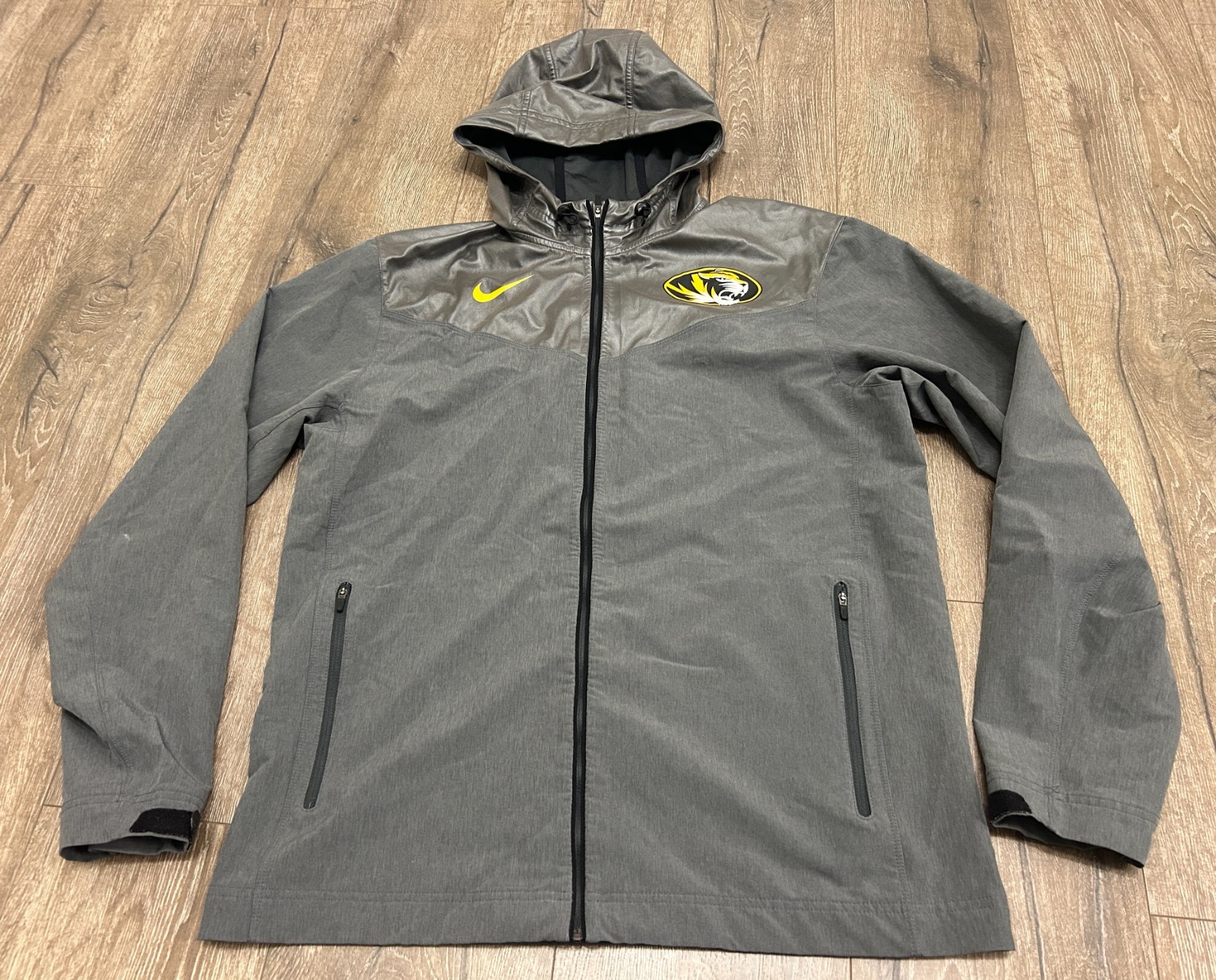 Missouri Tigers Mizzou Jacket Nike Mens Medium Gray Full Zip Hooded SEC Missouri Tigers Mizzou Jacket Nike Mens Medium Gray Full Zip Hooded SEC