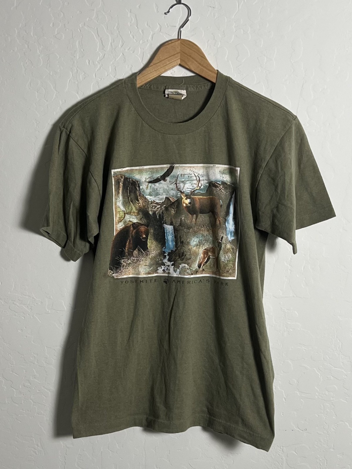 Vintage Yosemite National Park America\'s Park Wildlife T-Shirt Eco Mountain Med