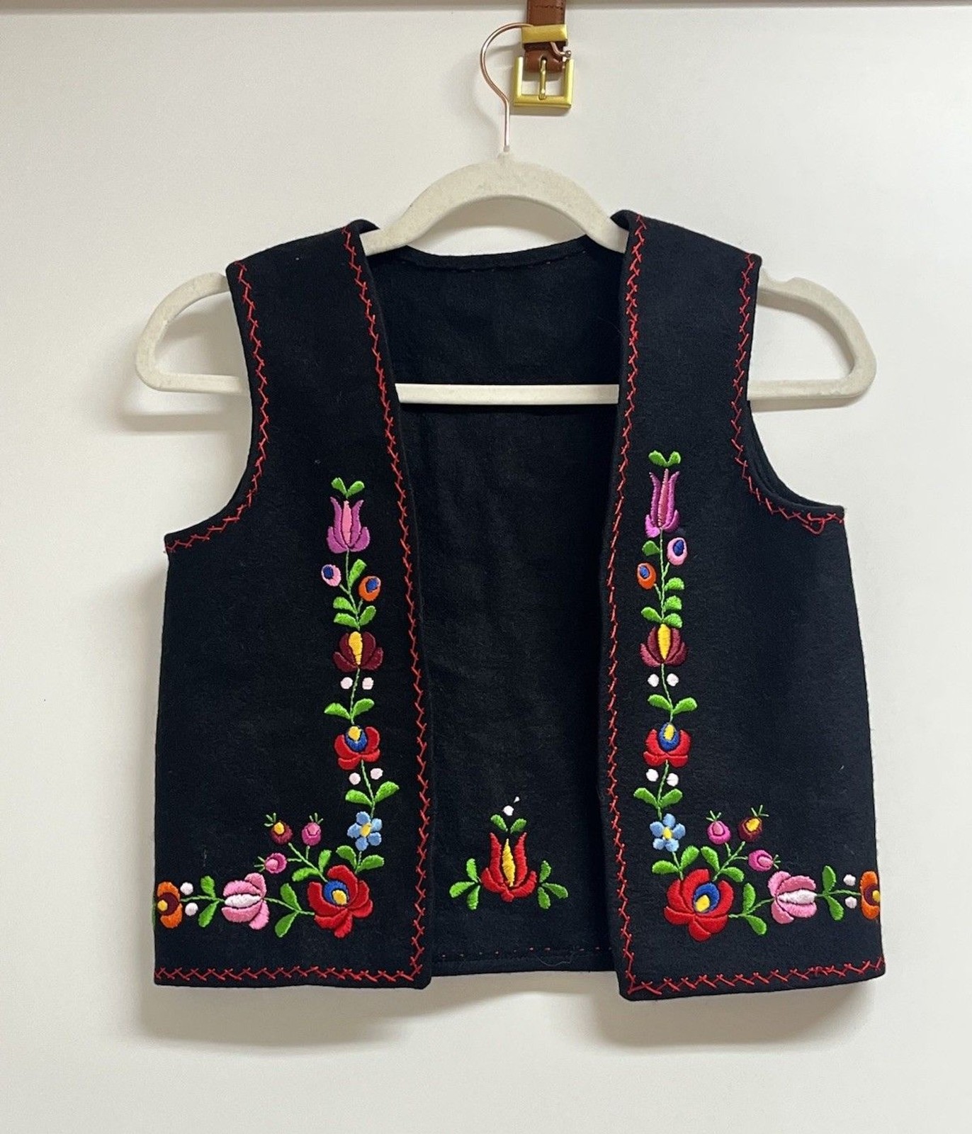 Vintage Traditional Hungarian Embroidered Wool Vest Size L Vintage Traditional Hungarian Embroidered Wool Vest Size L