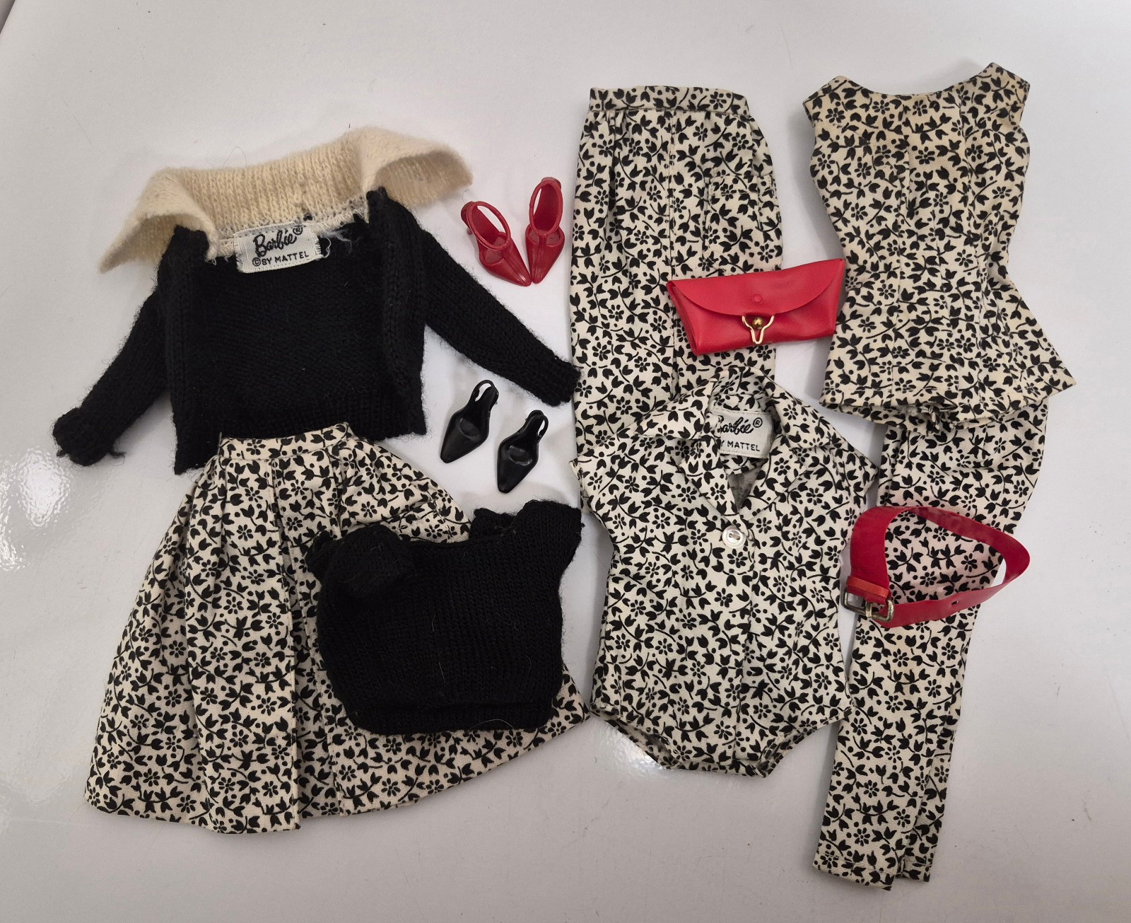 Vintage 1962-63 Black & White Floral Cotton Mattel Mix & Match Pac Group Barbie Vintage 1962-63 Black & White Floral Cotton Mattel Mix & Match Pac Group Barbie