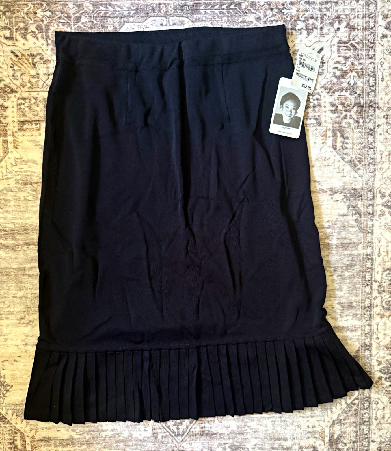 Misook Women’s Petite M Black Knit Acrylic Pull-On Pleated Skirt Solid