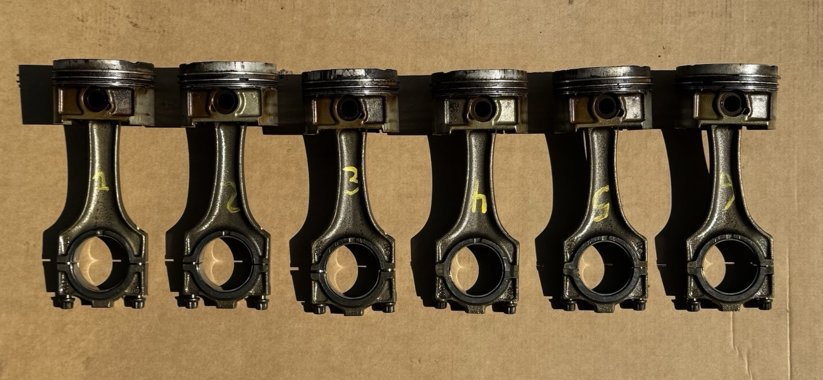 BMW M50B25TU Piston And Connecting Road Assembly Set OEM BMW M50B25TU Piston And Connecting Road Assembly Set OEM