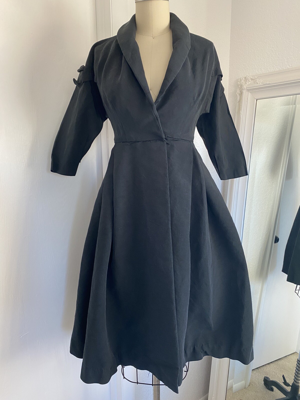 1940s 1950s True Vintage Art Deco Princess Coat Dress w/ Bows Fit & Flare XS 1940s 1950s True Vintage Art Deco Princess Coat Dress w/ Bows Fit & Flare XS