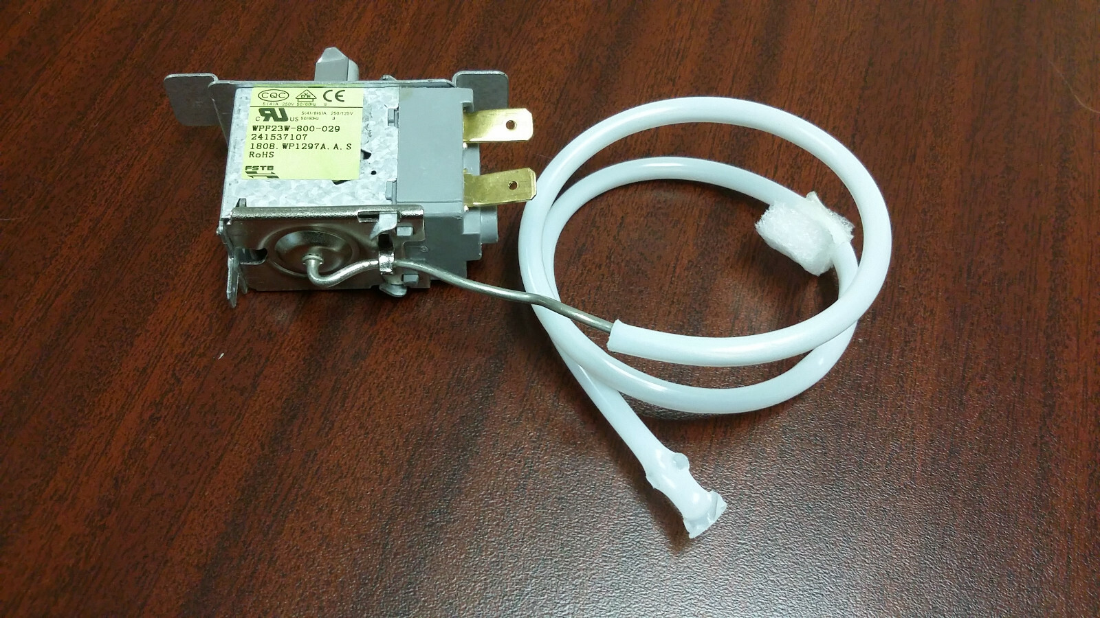 New Frigidaire Refrigerator Temperature Control Thermostat 241537107 New Frigidaire Refrigerator Temperature Control Thermostat 241537107