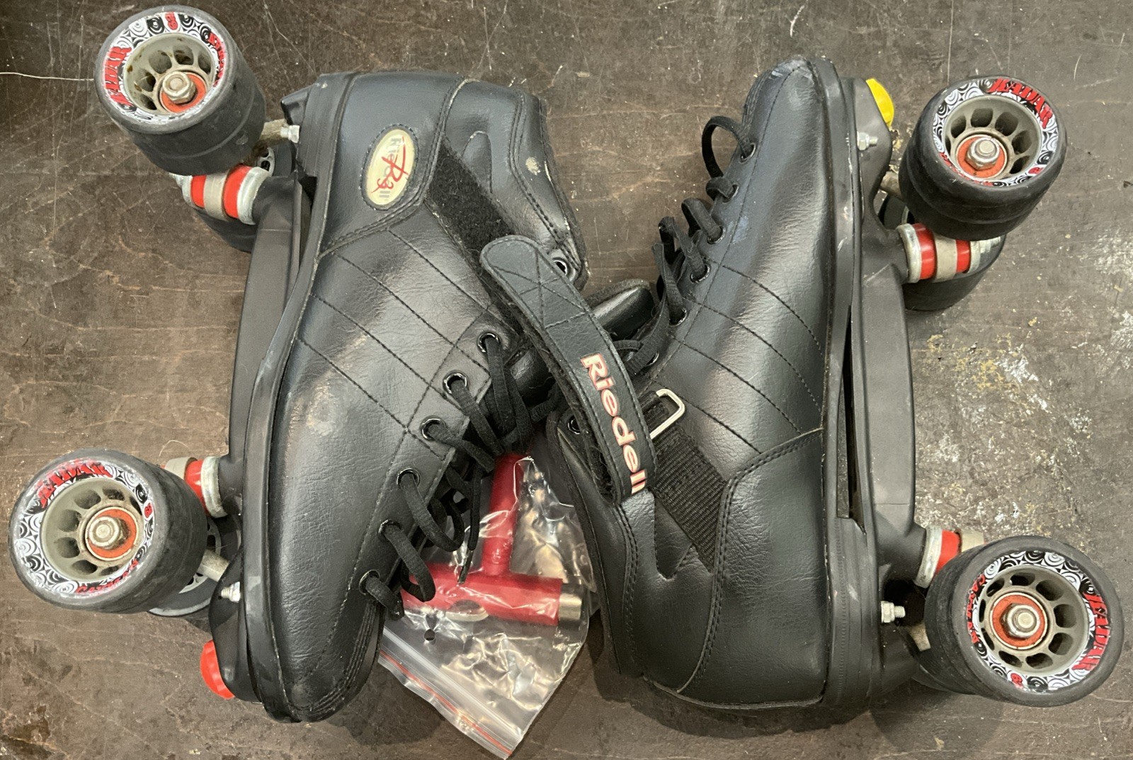 Riedell R3 Cayman Roller Skates Men\'s Size 11 Black