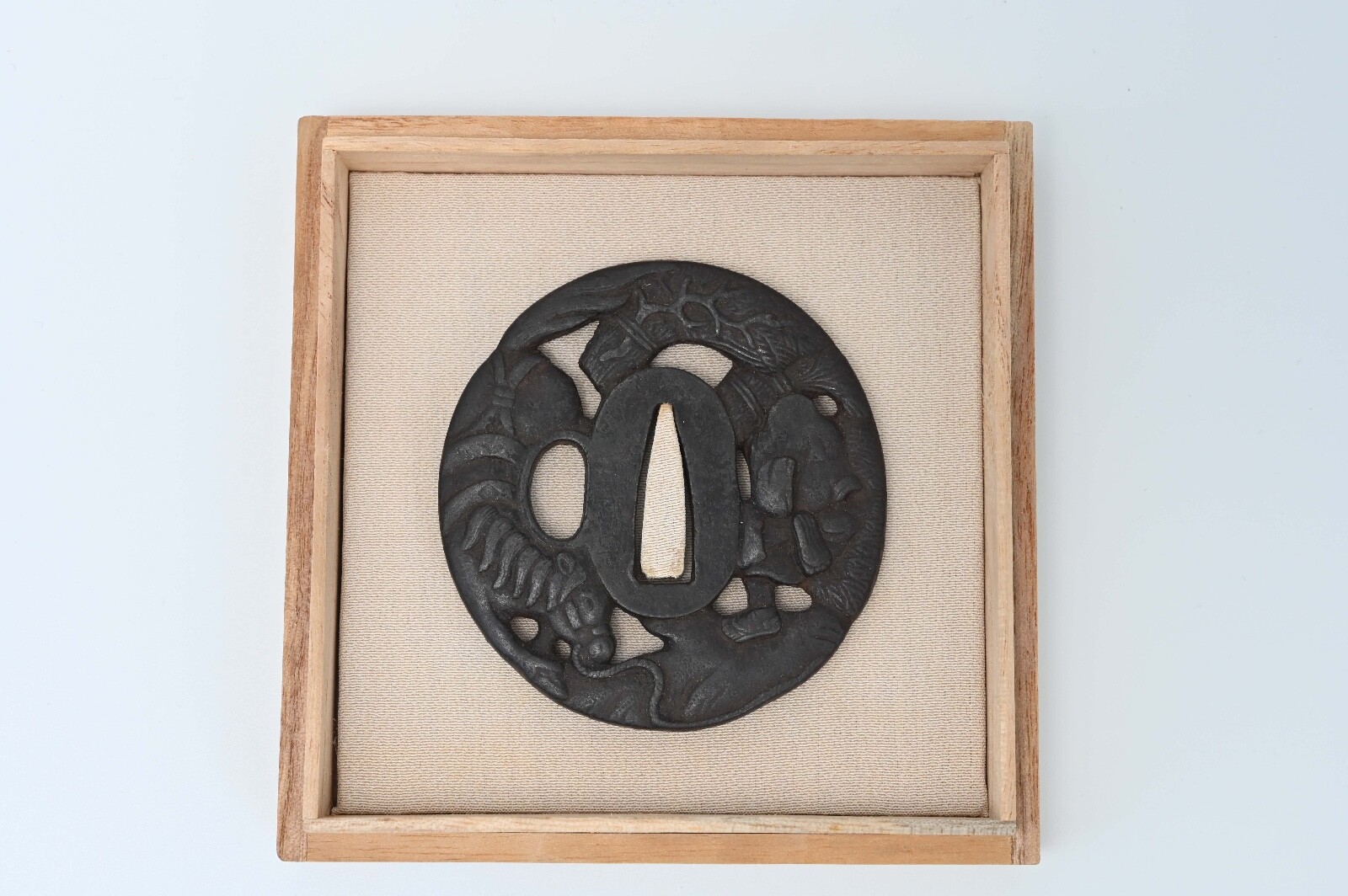 Tsuba Japanese antique Iron Mumei horse chasing design Edo era