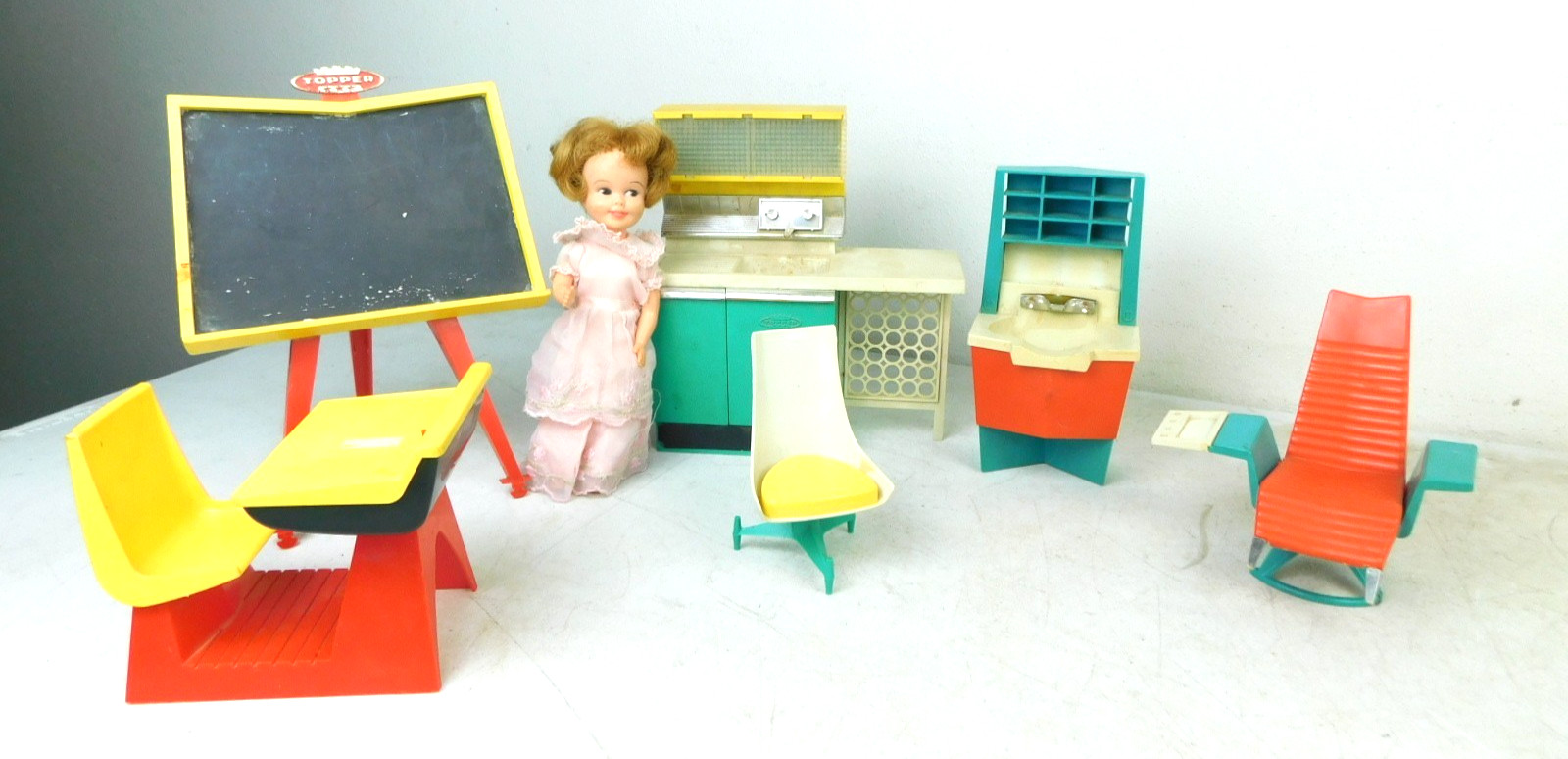1963 Penny Brite Doll & Furniture Lot Retro MCM Atomic Salon Kitchen 6pcs Topper